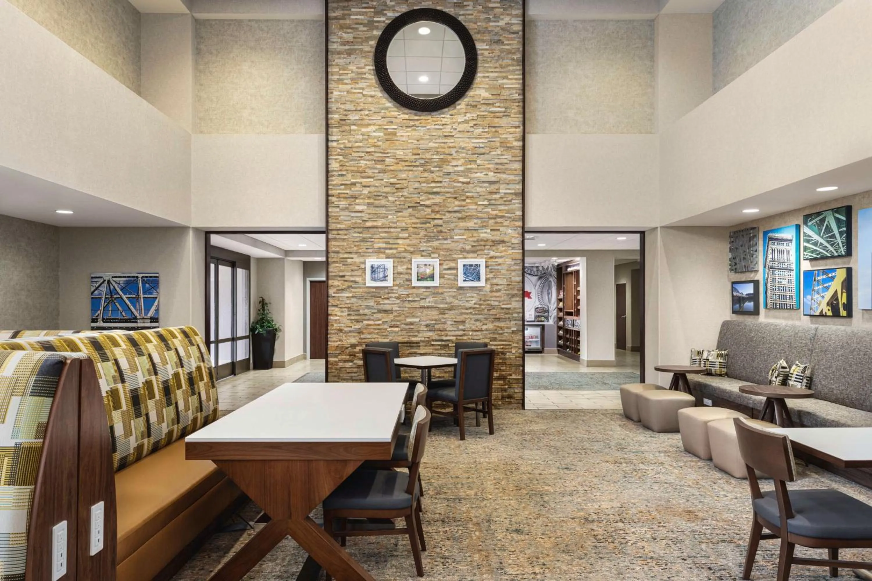 Lobby or reception in Hampton Inn & Suites Pittsburgh Waterfront West Homestead