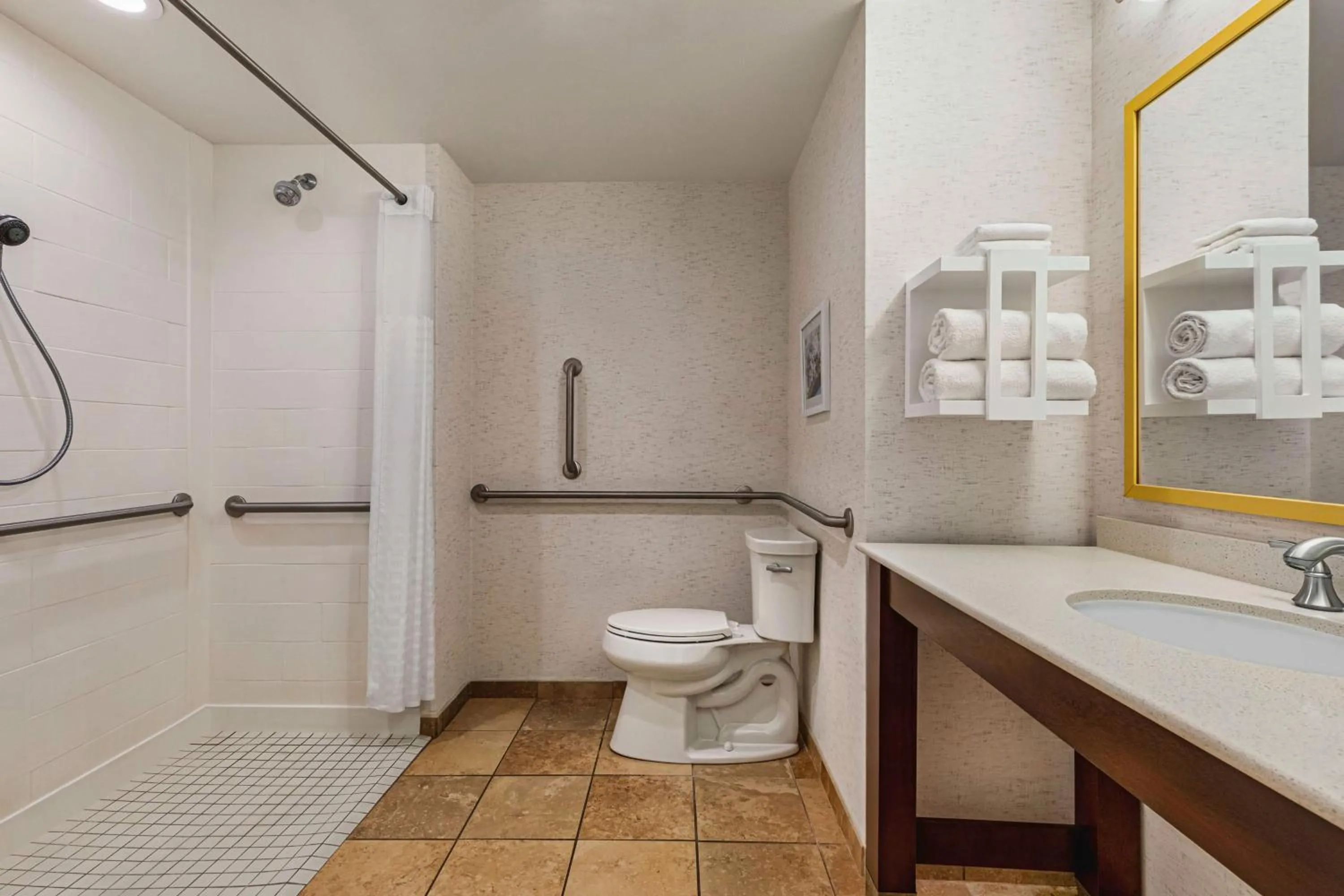 Bathroom in Hampton Inn & Suites Pittsburgh Waterfront West Homestead