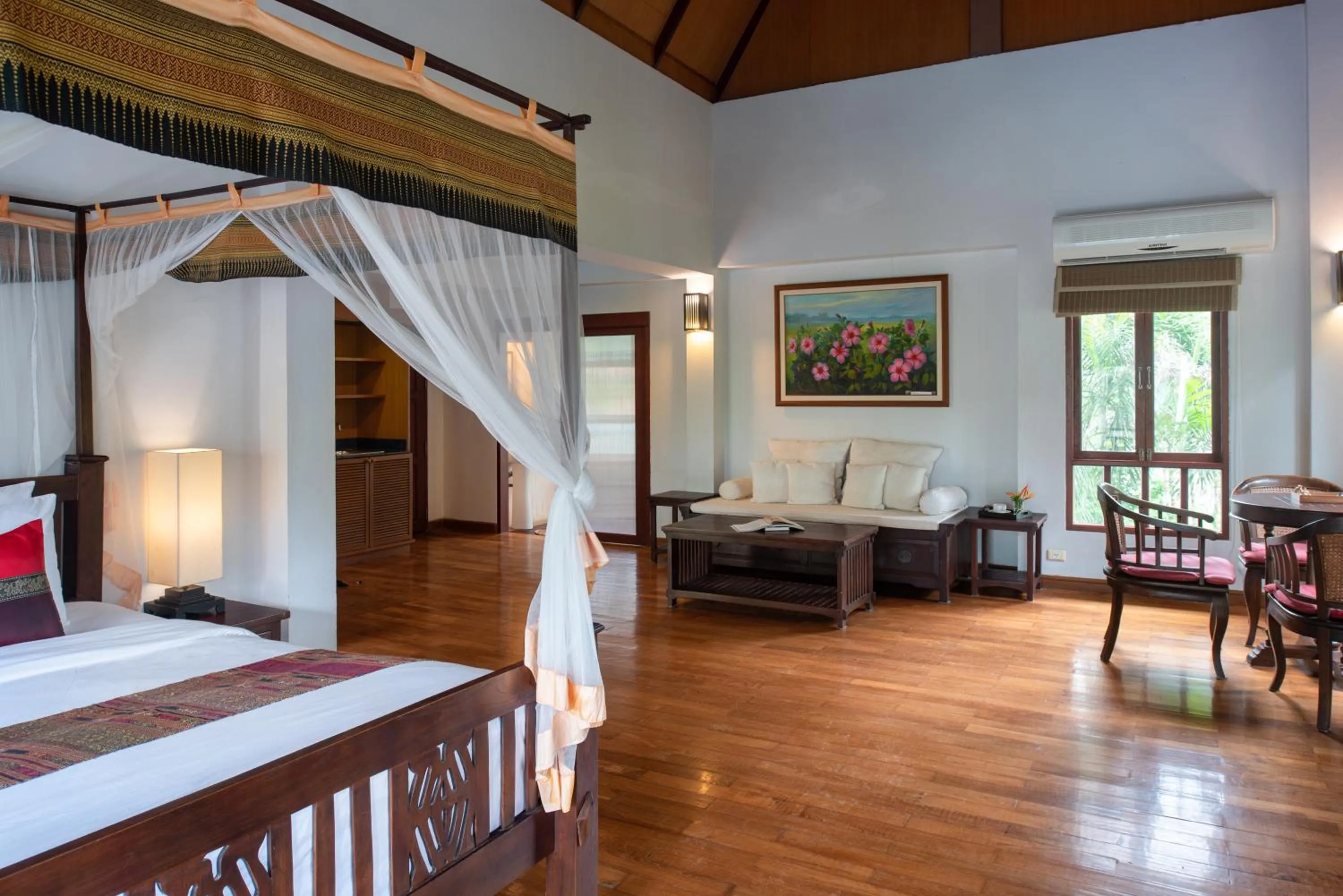 Living room, Bed in Royal Lanta Resort & Spa