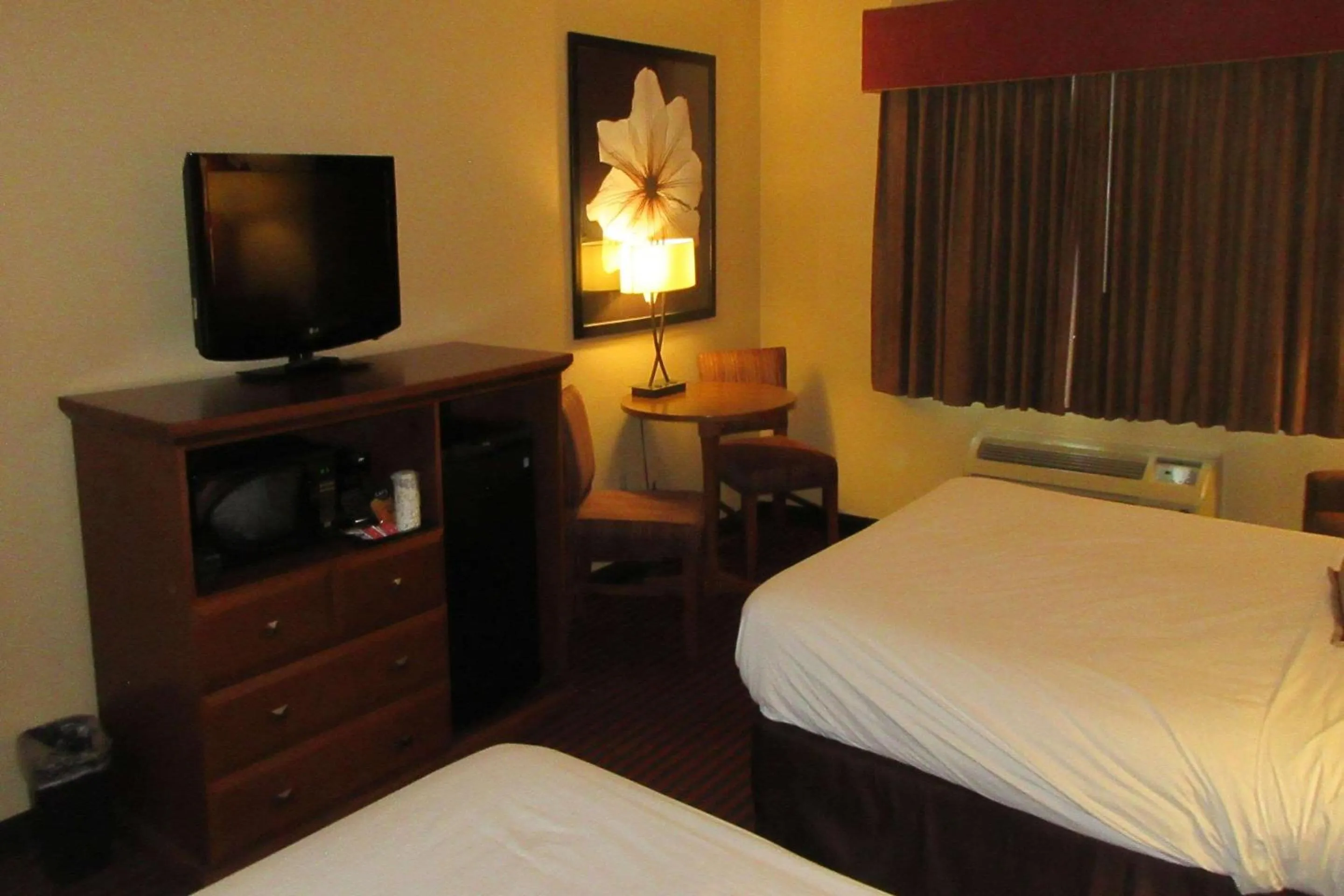 Bedroom, Bed in Quality Inn & Suites