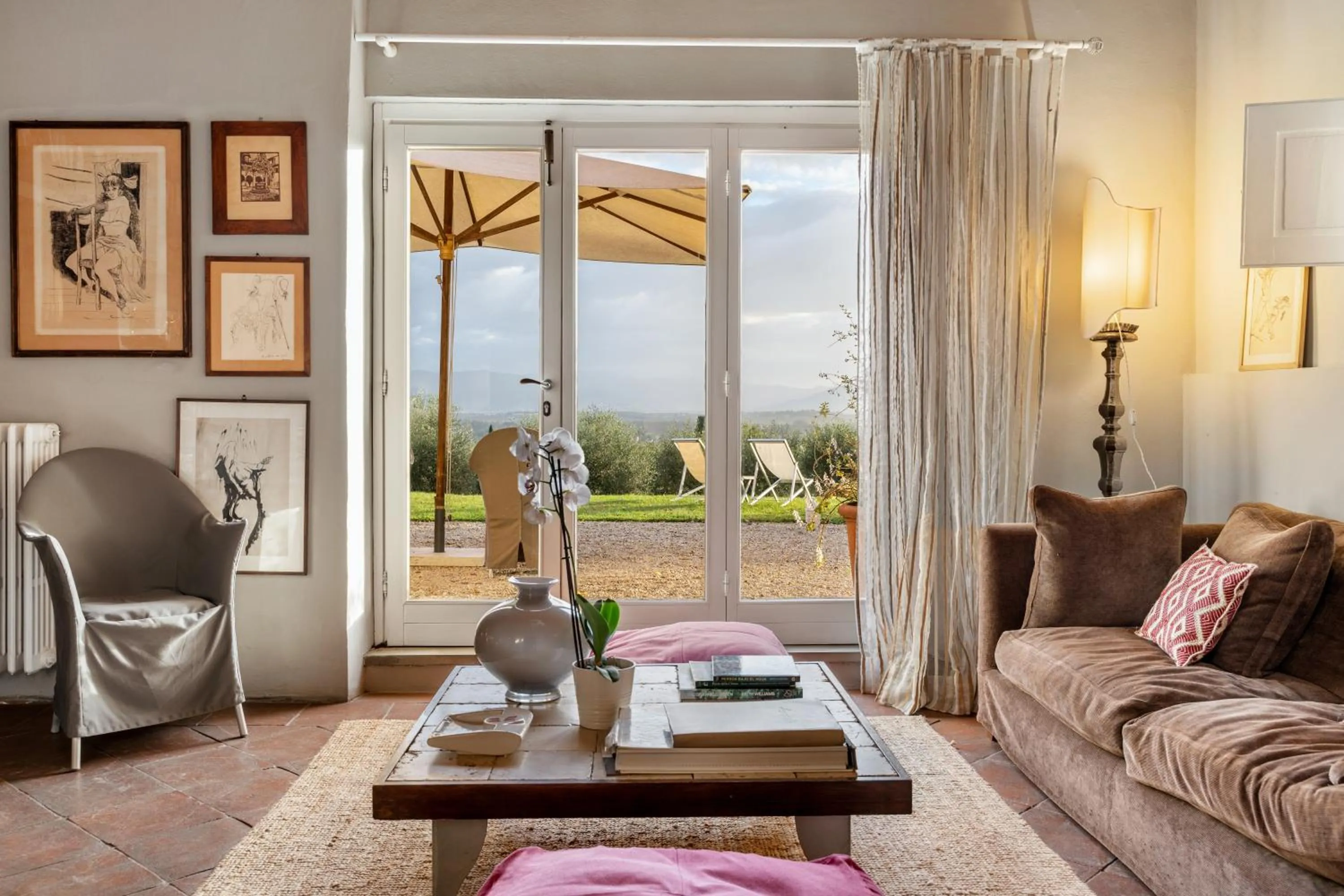 Communal lounge/ TV room in Fontelunga Hotel & Villas