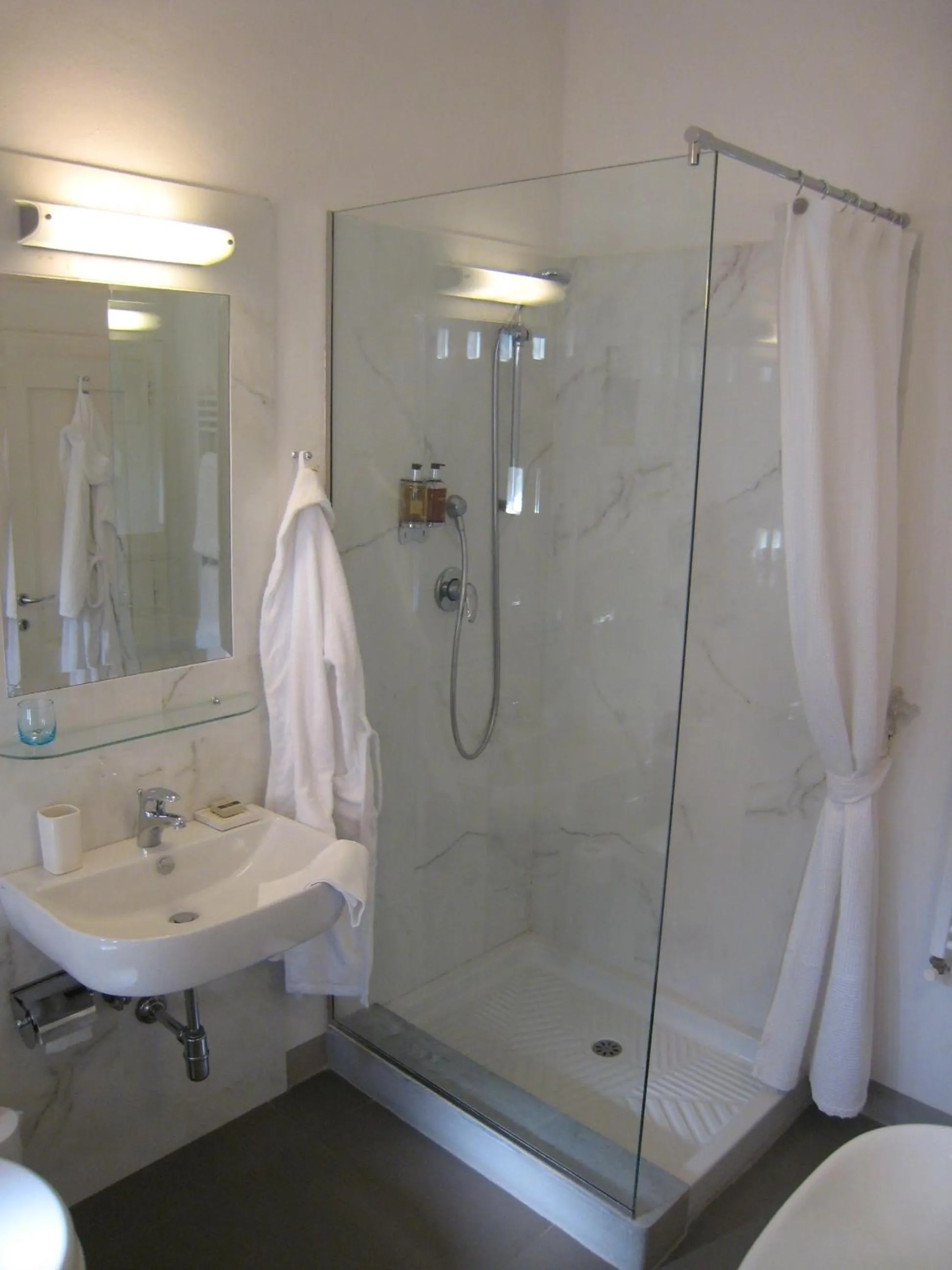 Bathroom in Fontelunga Hotel & Villas