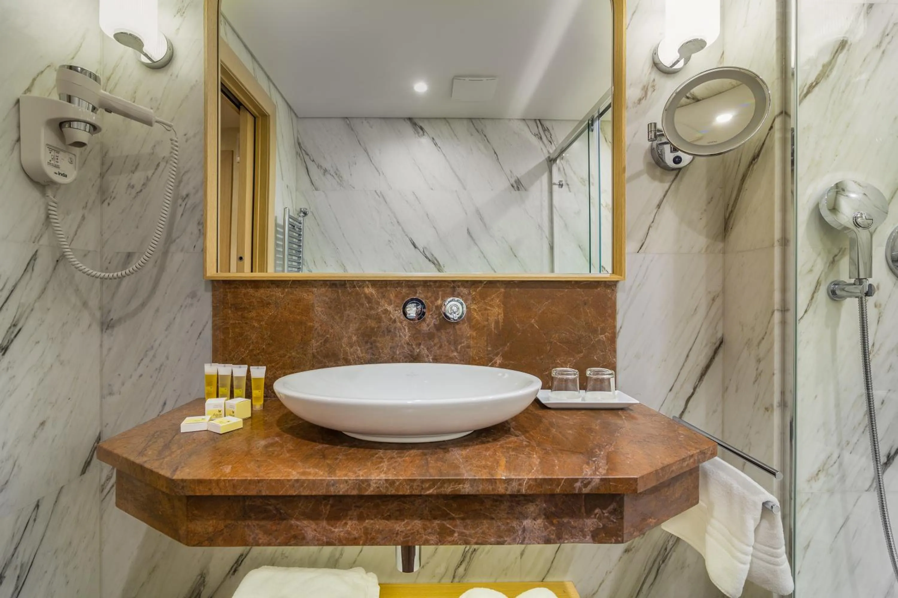 Shower in Ana Hotels Bradul Poiana Brasov