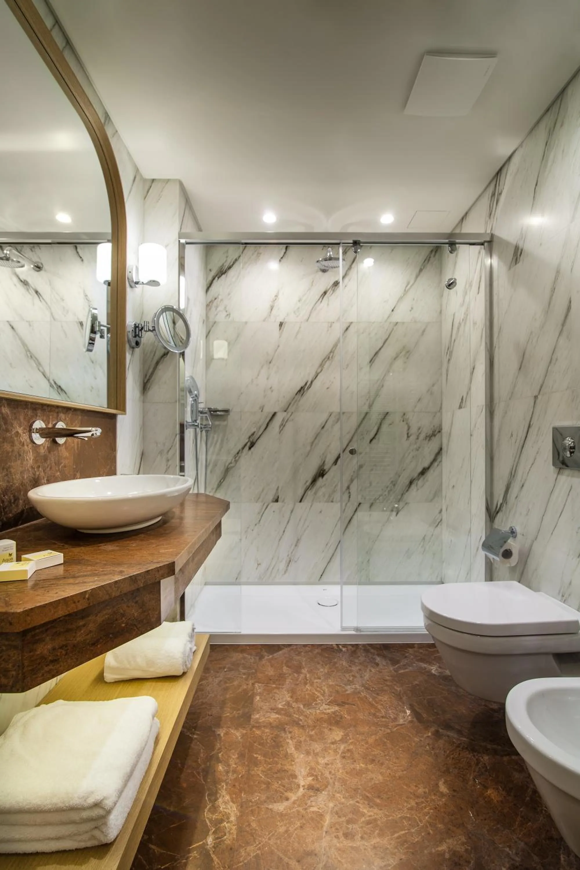 Shower in Ana Hotels Bradul Poiana Brasov