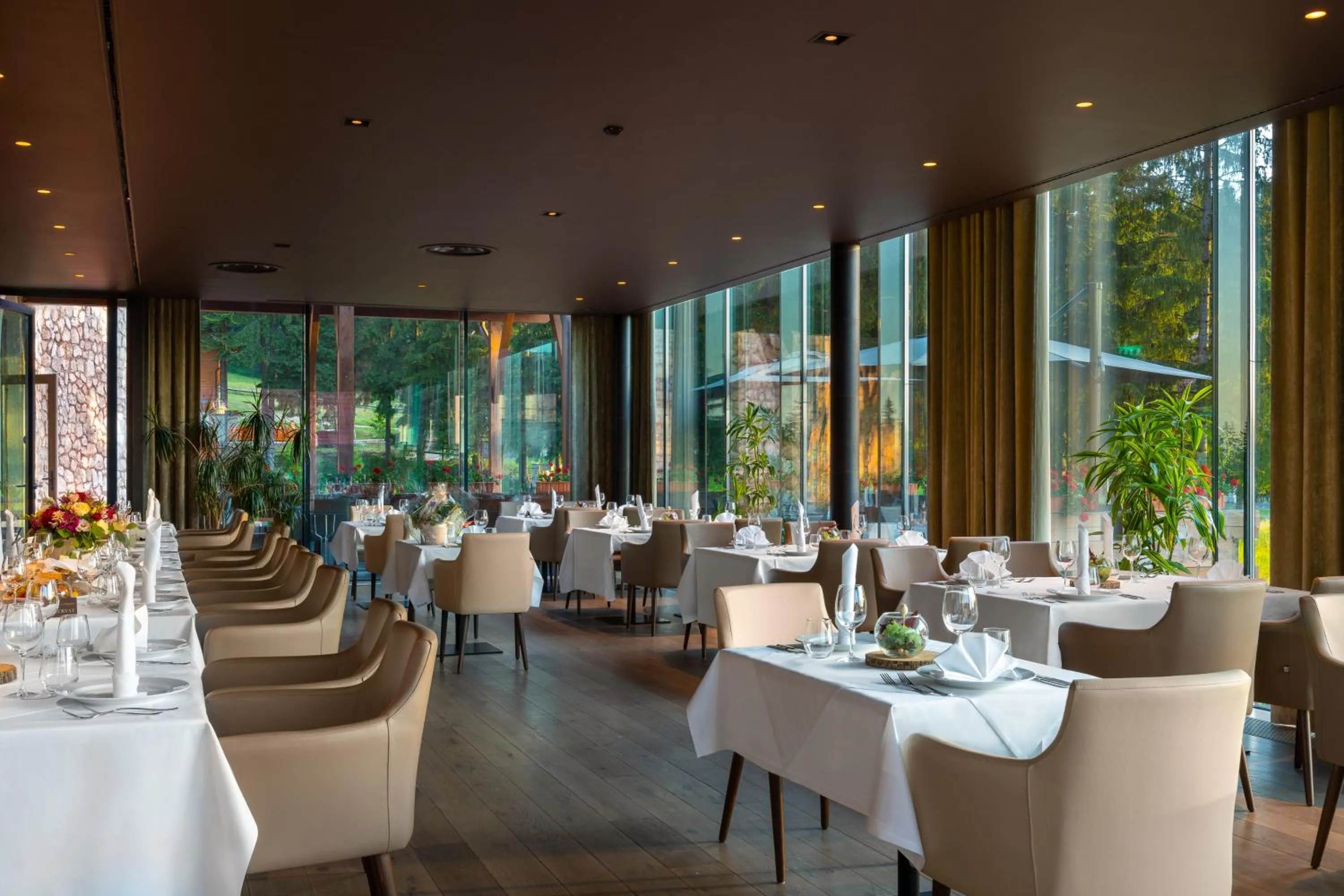 Restaurant/places to eat in Ana Hotels Bradul Poiana Brasov