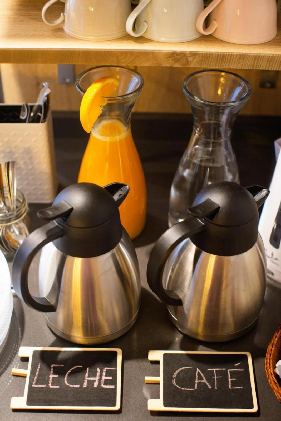 Food and drinks in El Patio de los Jazmines Boutique-House