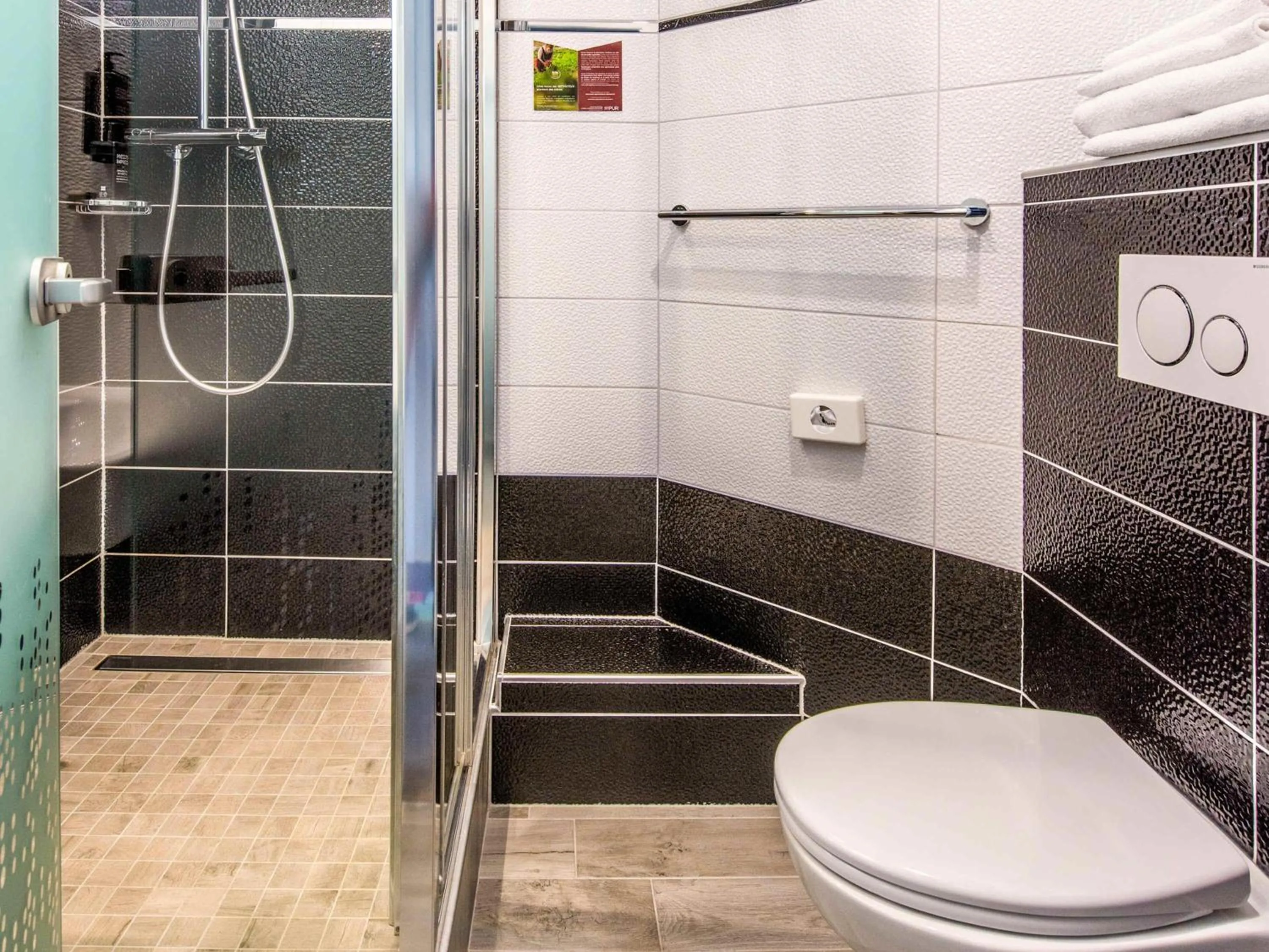 Bedroom in Ibis Styles Strasbourg Centre Gare