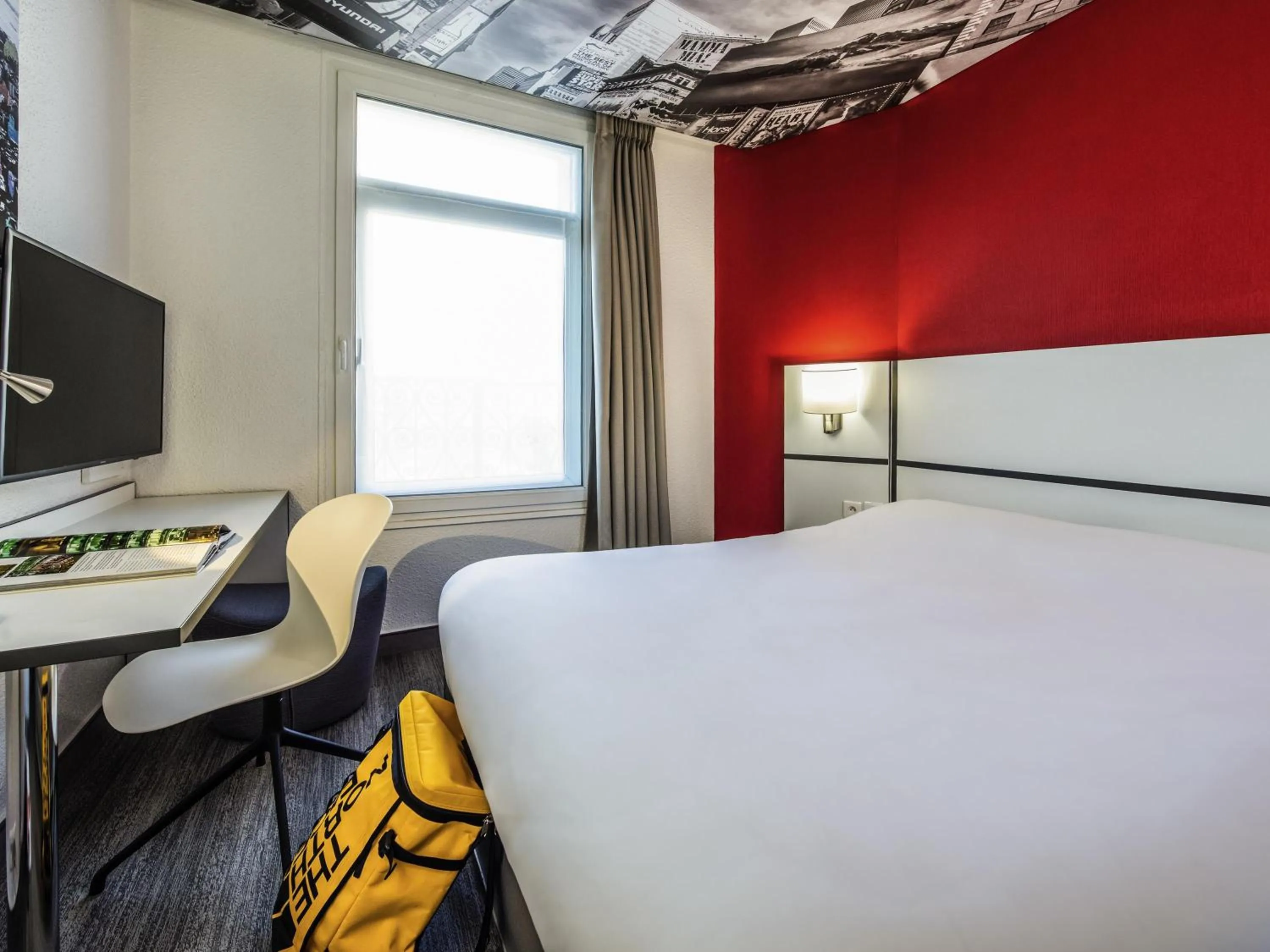 Bedroom, Bed in Ibis Styles Strasbourg Centre Gare