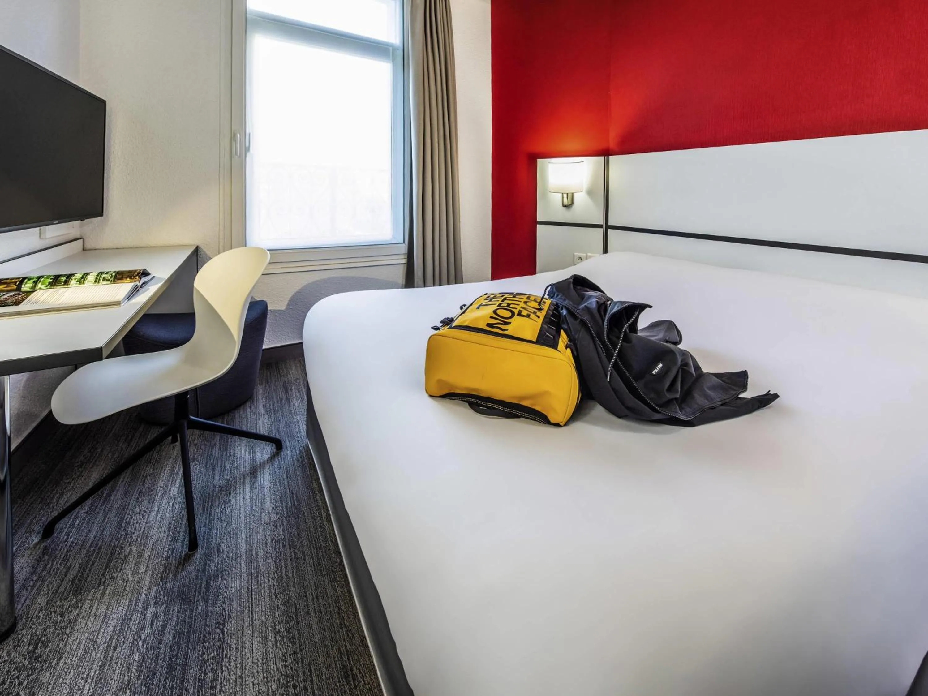 Bedroom in Ibis Styles Strasbourg Centre Gare