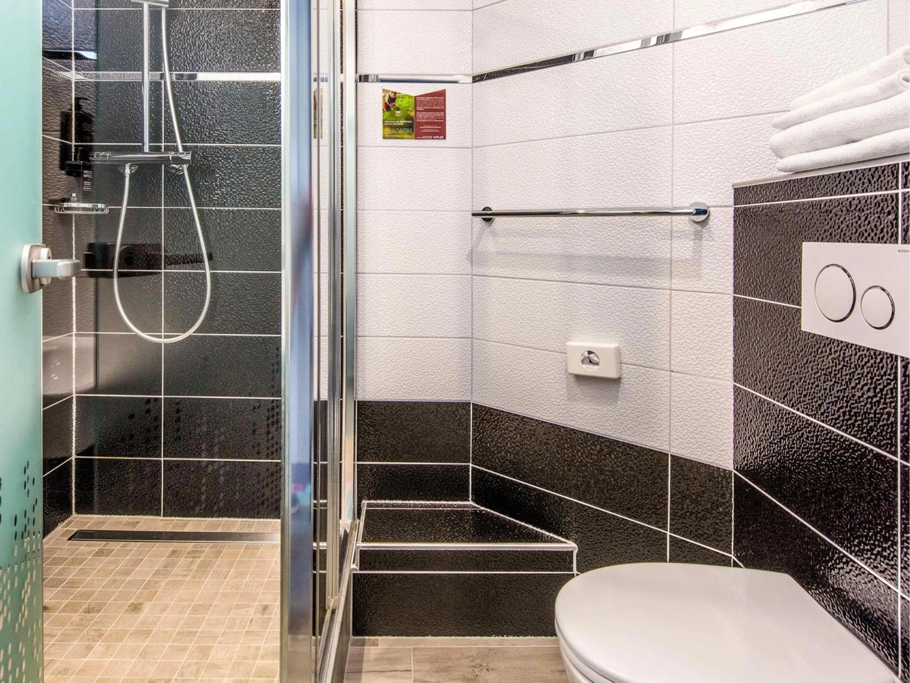 Bedroom in Ibis Styles Strasbourg Centre Gare