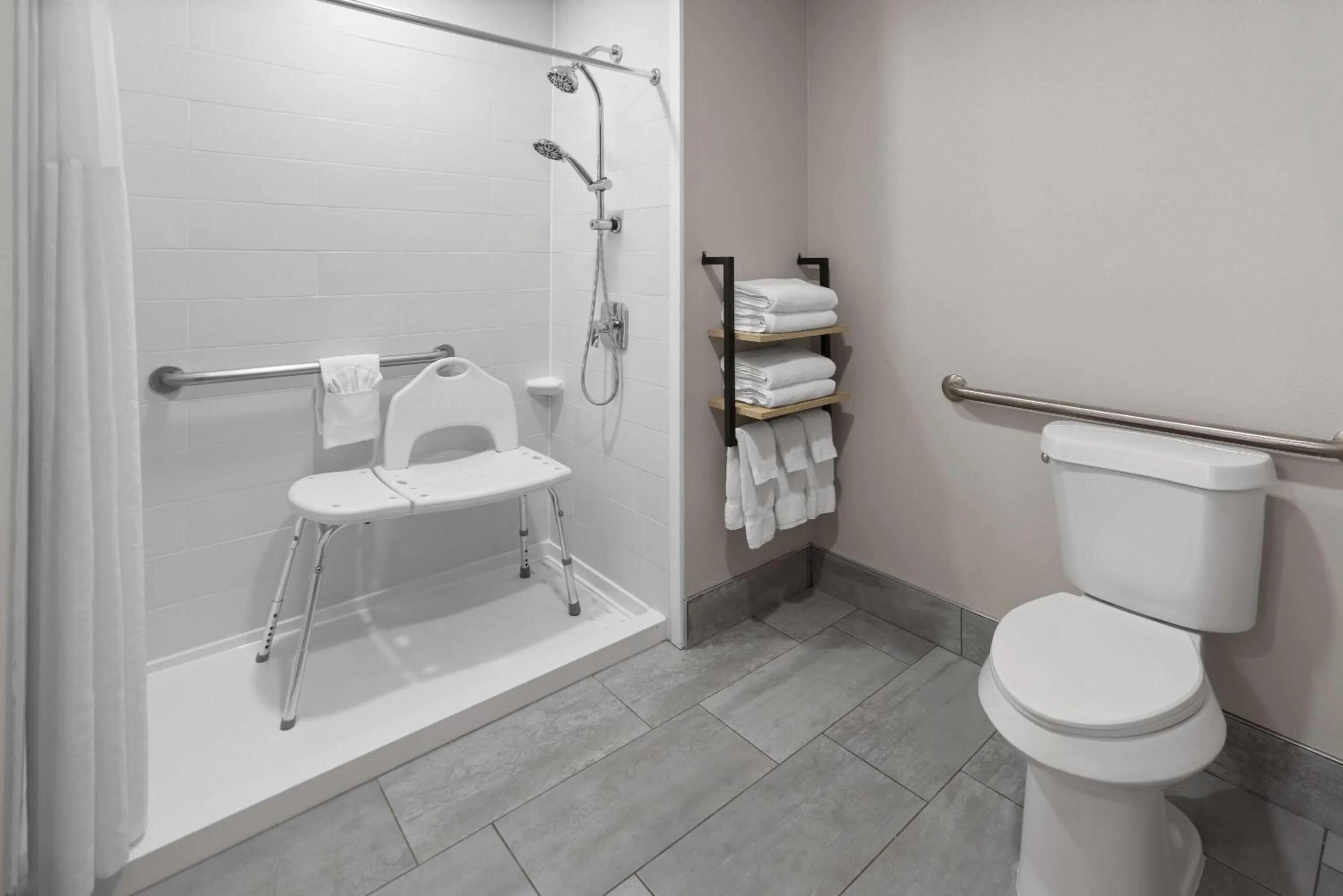 Shower in La Quinta by Wyndham Mansfield OH