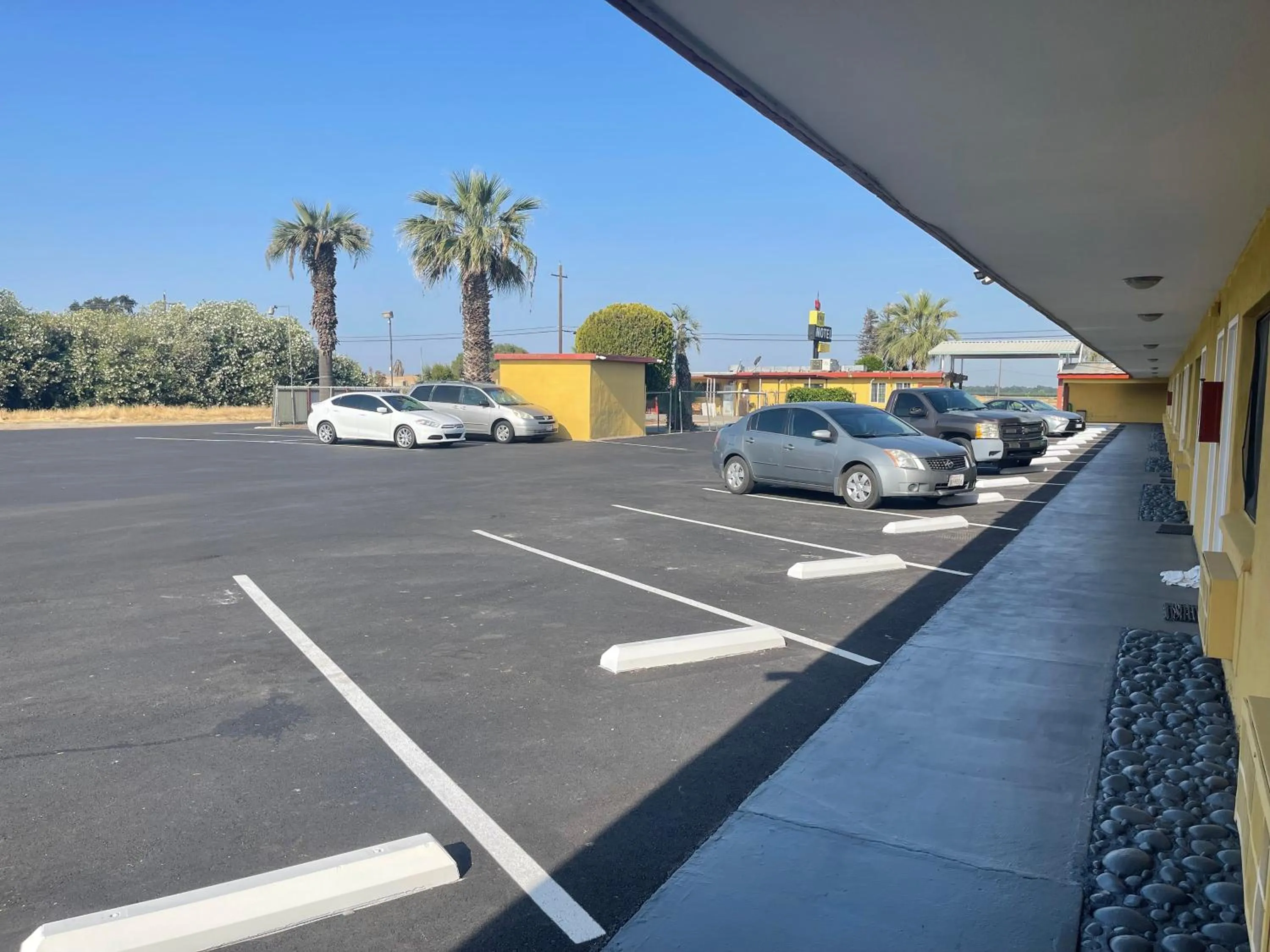 Property building in Kings Rest Motel