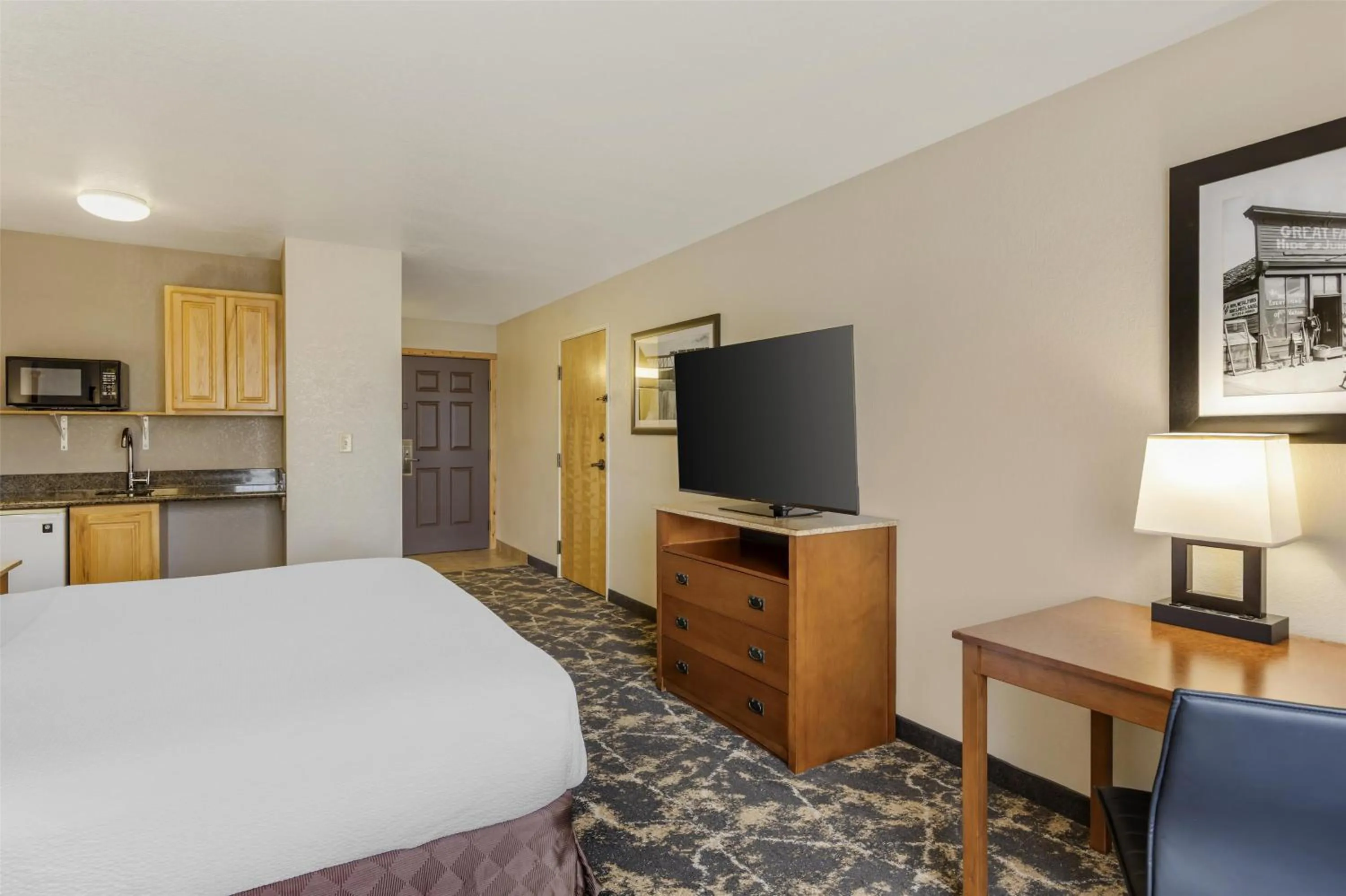 Bedroom, Bed in Best Western Plus Riverfront Hotel and Suites