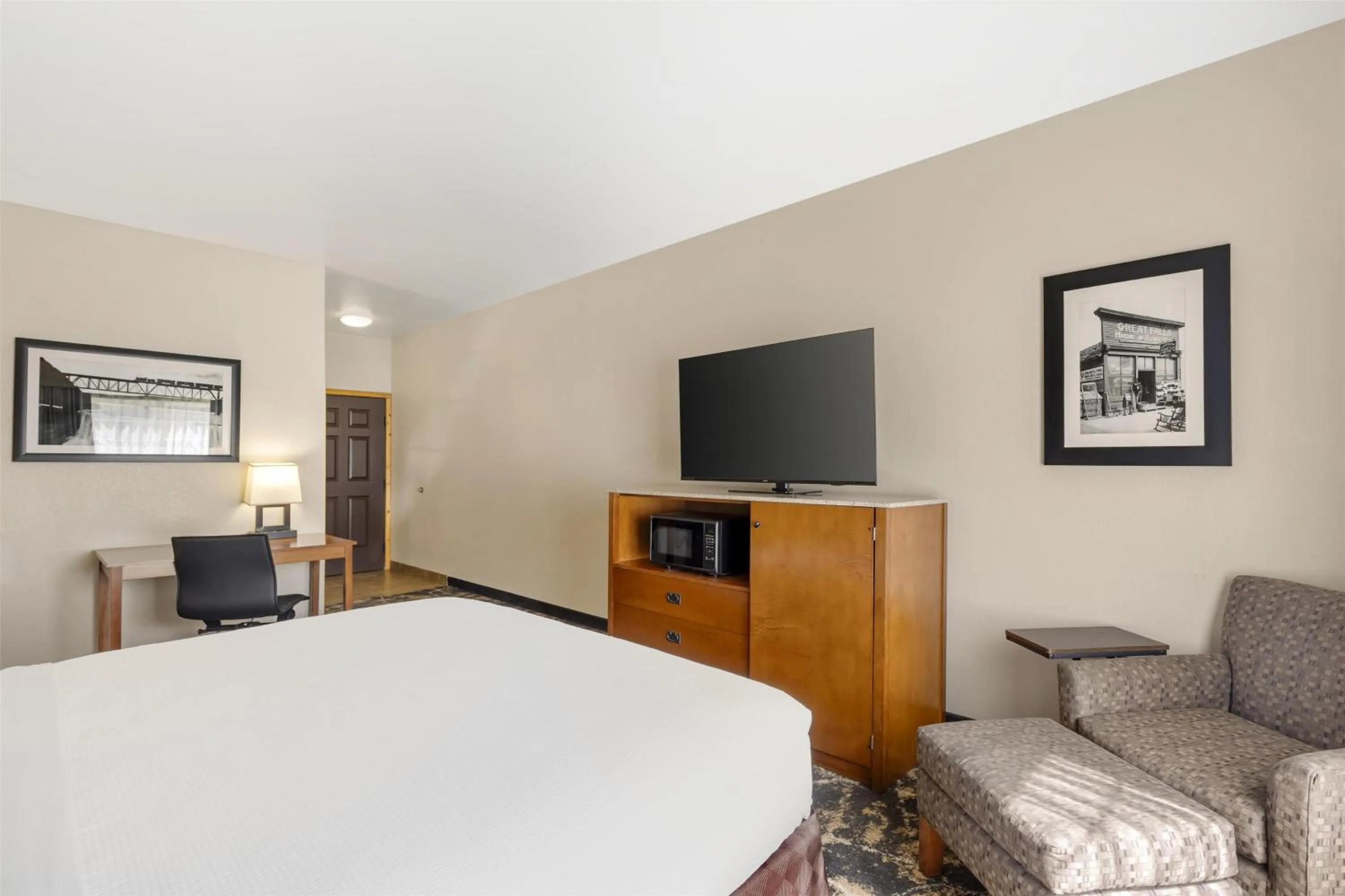 Bedroom, Bed in Best Western Plus Riverfront Hotel and Suites
