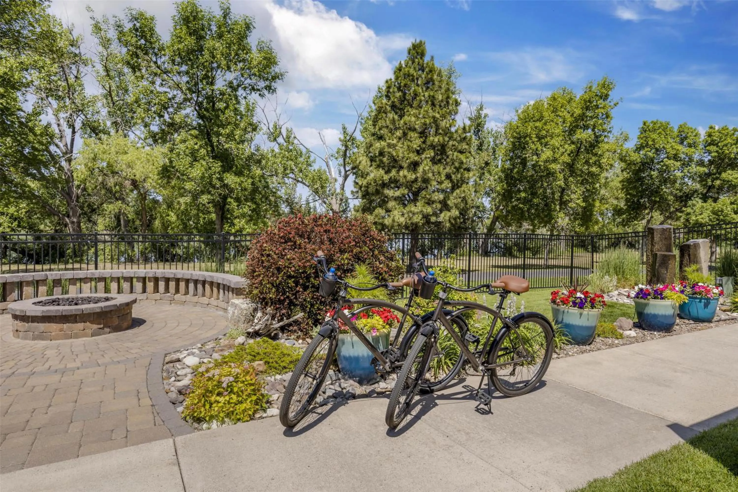 Property building in Best Western Plus Riverfront Hotel and Suites