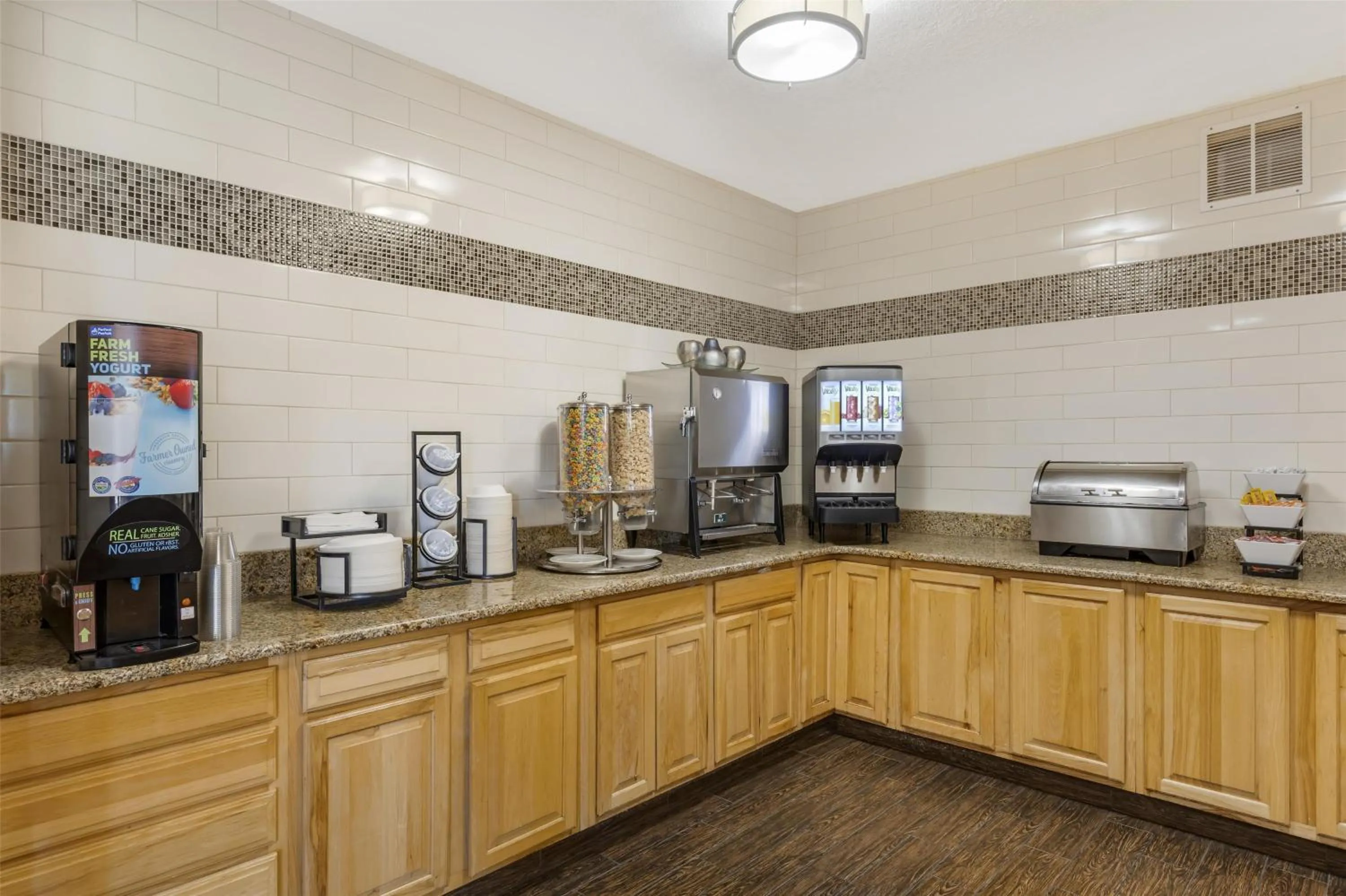 Breakfast in Best Western Plus Riverfront Hotel and Suites