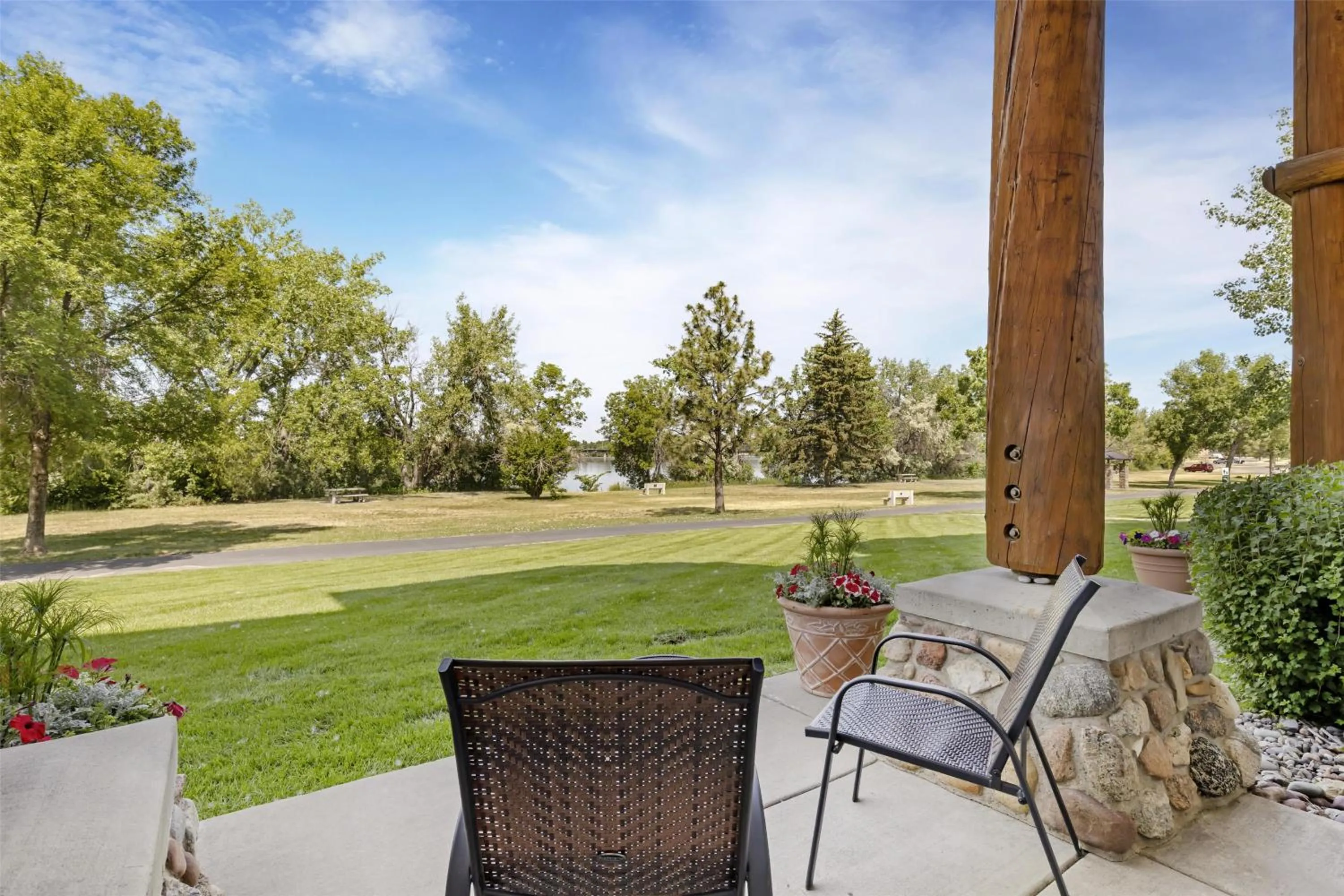 Bedroom in Best Western Plus Riverfront Hotel and Suites