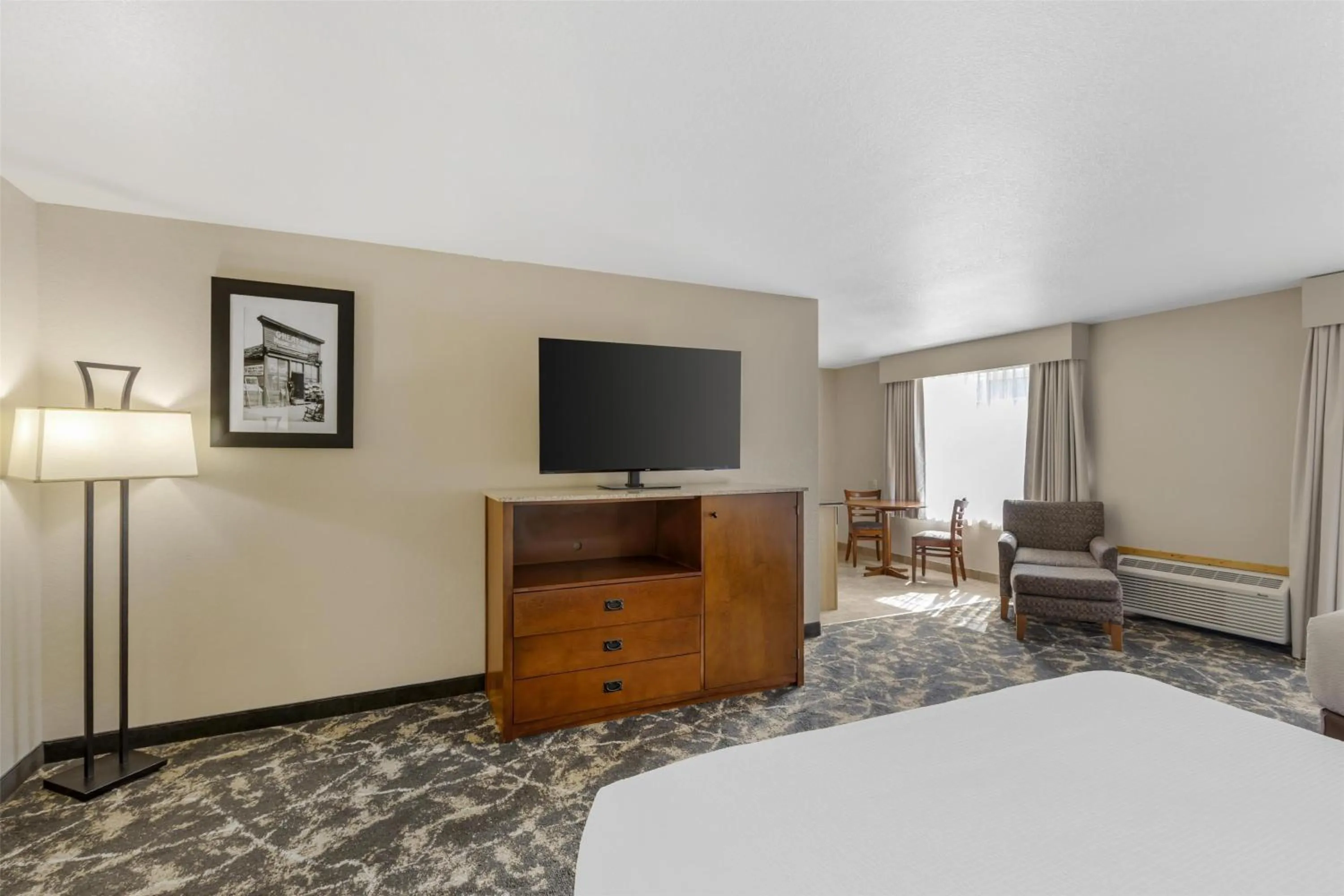 Bedroom, Bed in Best Western Plus Riverfront Hotel and Suites