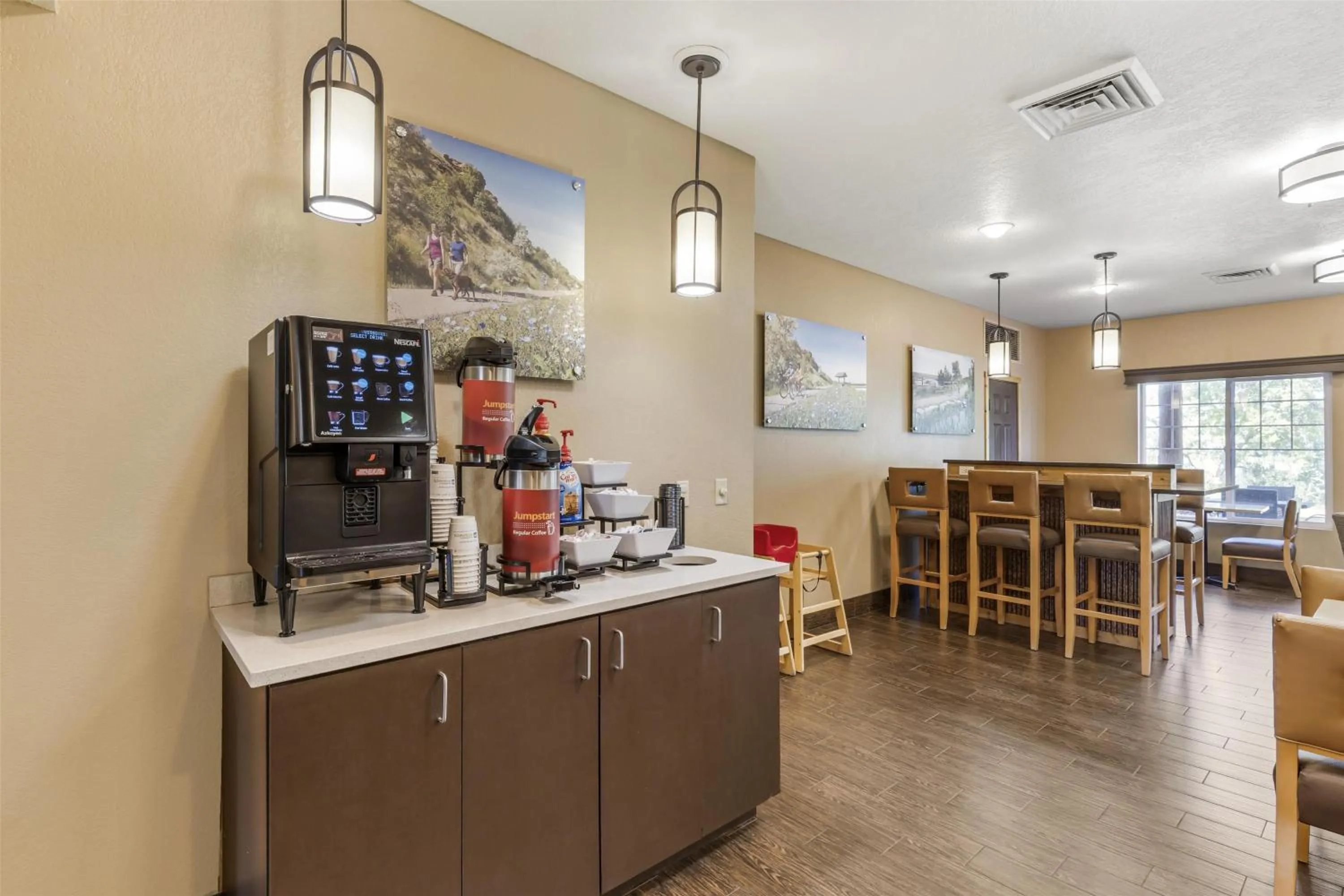 Breakfast in Best Western Plus Riverfront Hotel and Suites