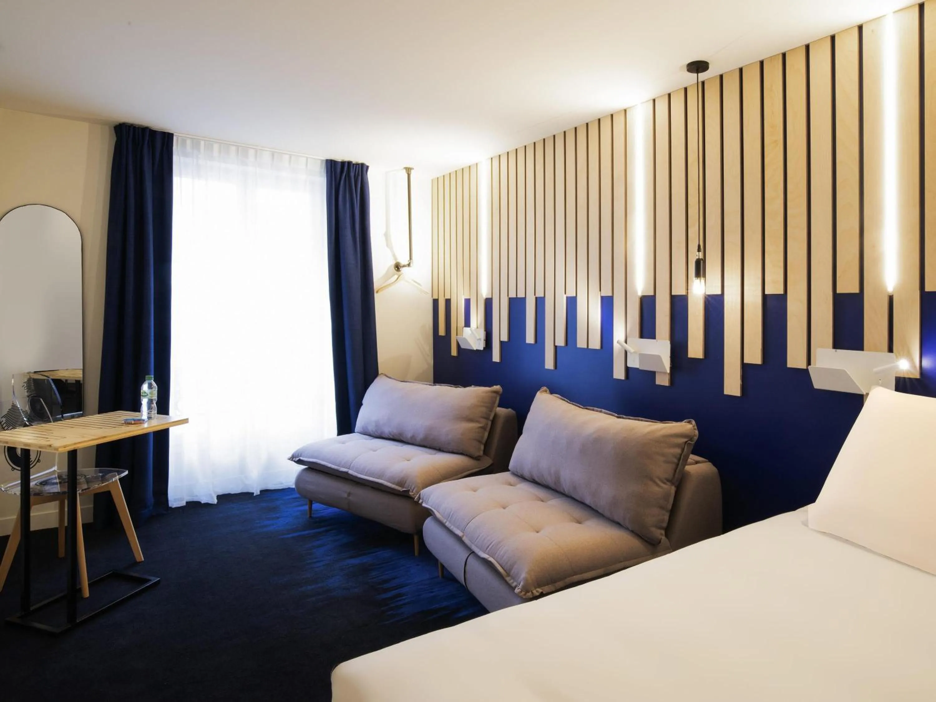 Bedroom, Bed in ibis Styles Paris Opera Lafayette