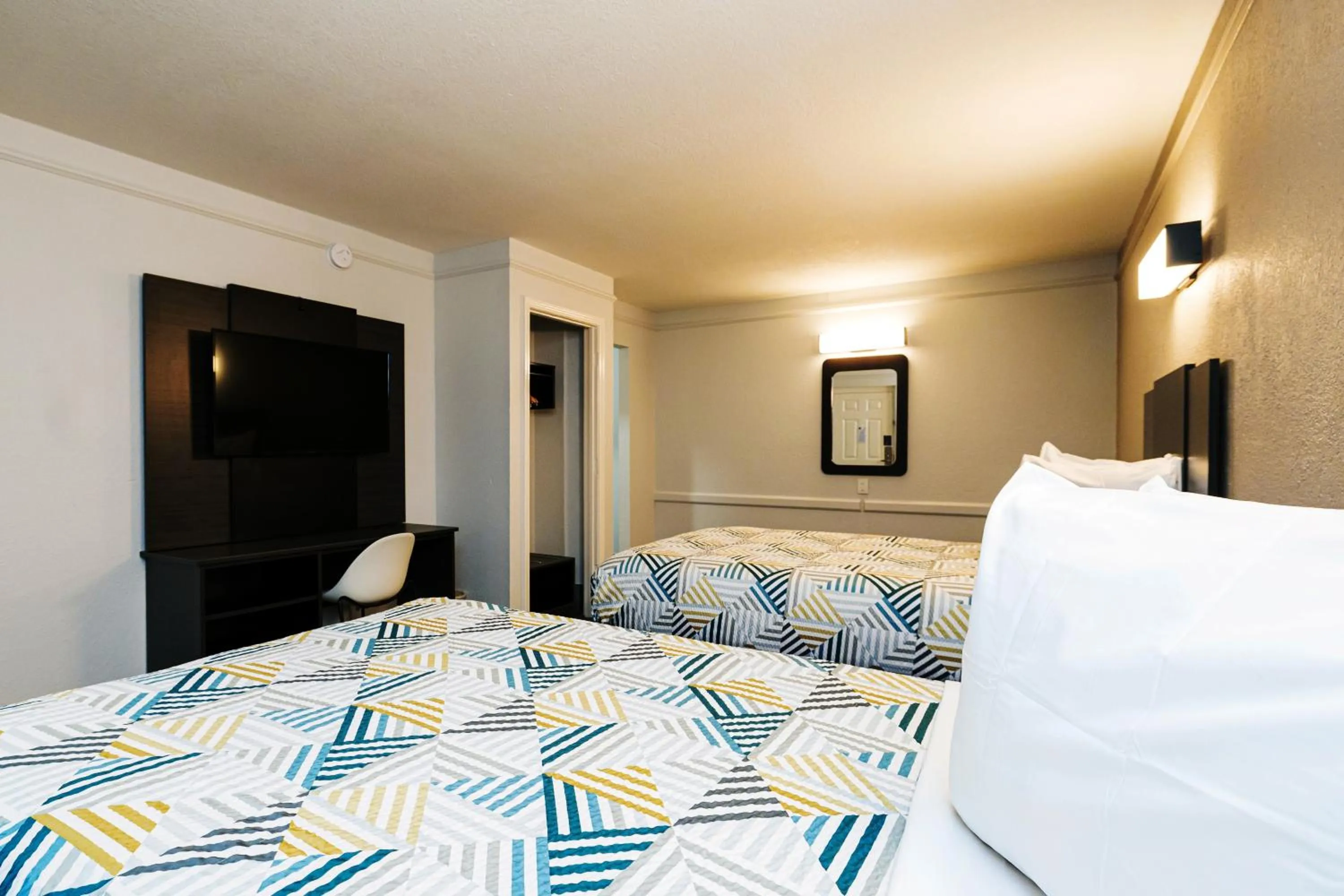 Bed in Motel 6-Baytown, TX - Garth Rd