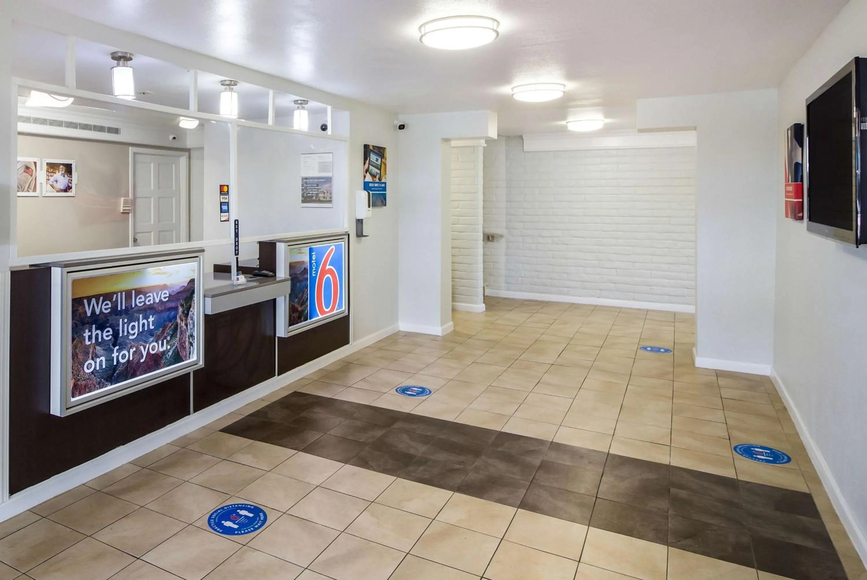 Lobby or reception in Motel 6-Baytown, TX - Garth Rd