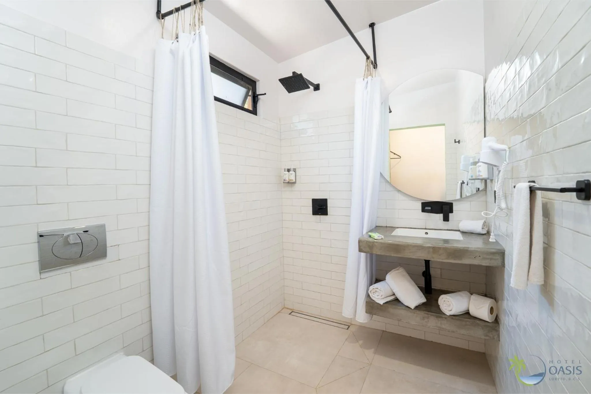 Bathroom in Hotel Oasis