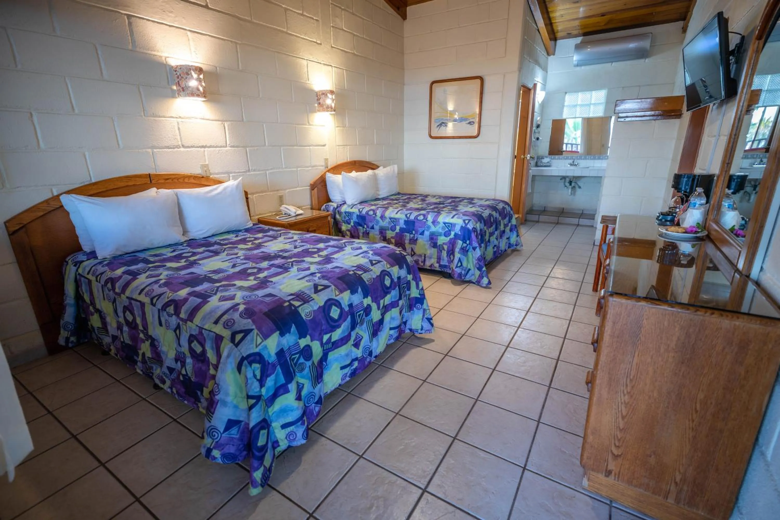 Photo of the whole room, Bed in Hotel Oasis