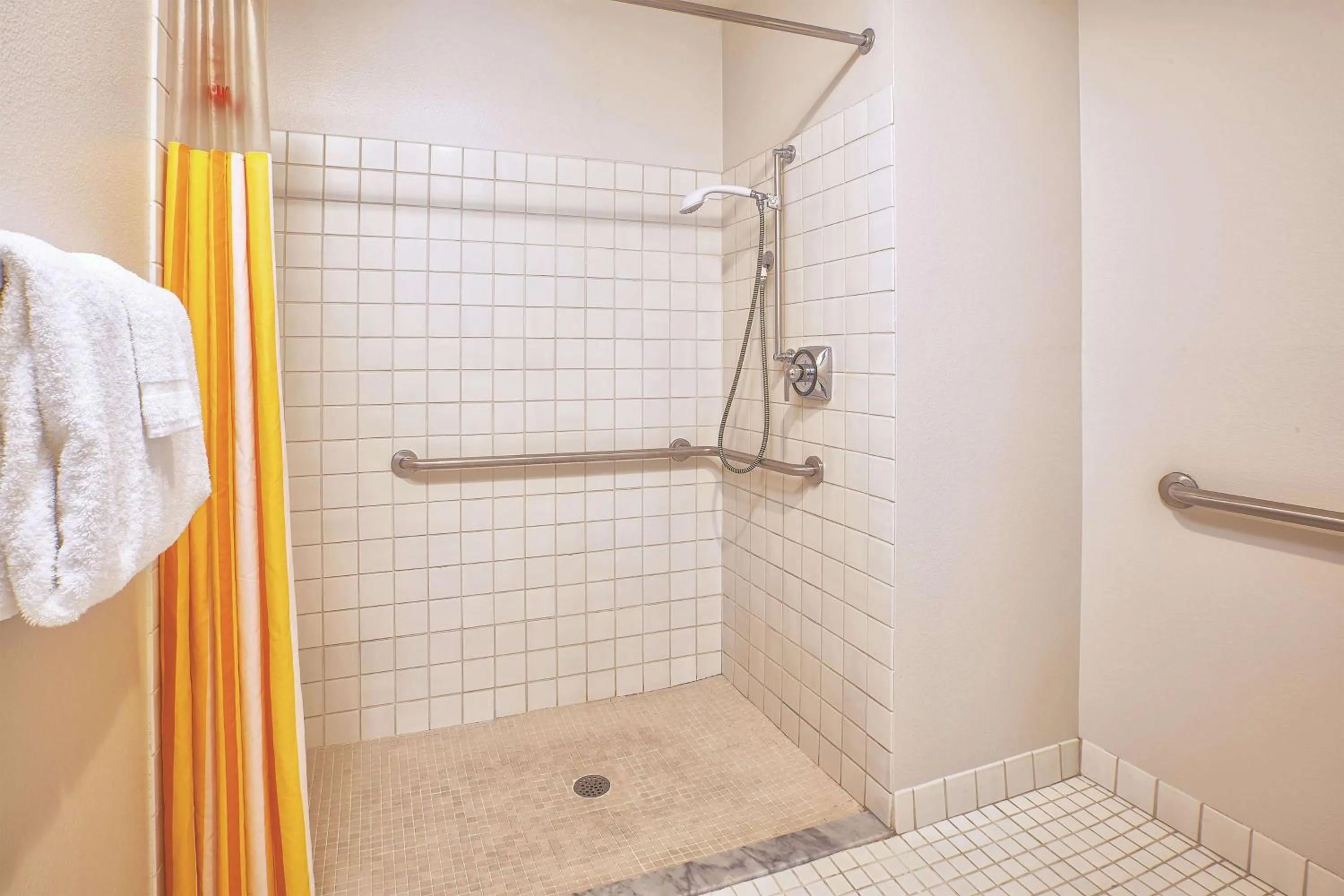 Photo of the whole room in La Quinta Inn by Wyndham Toledo Perrysburg