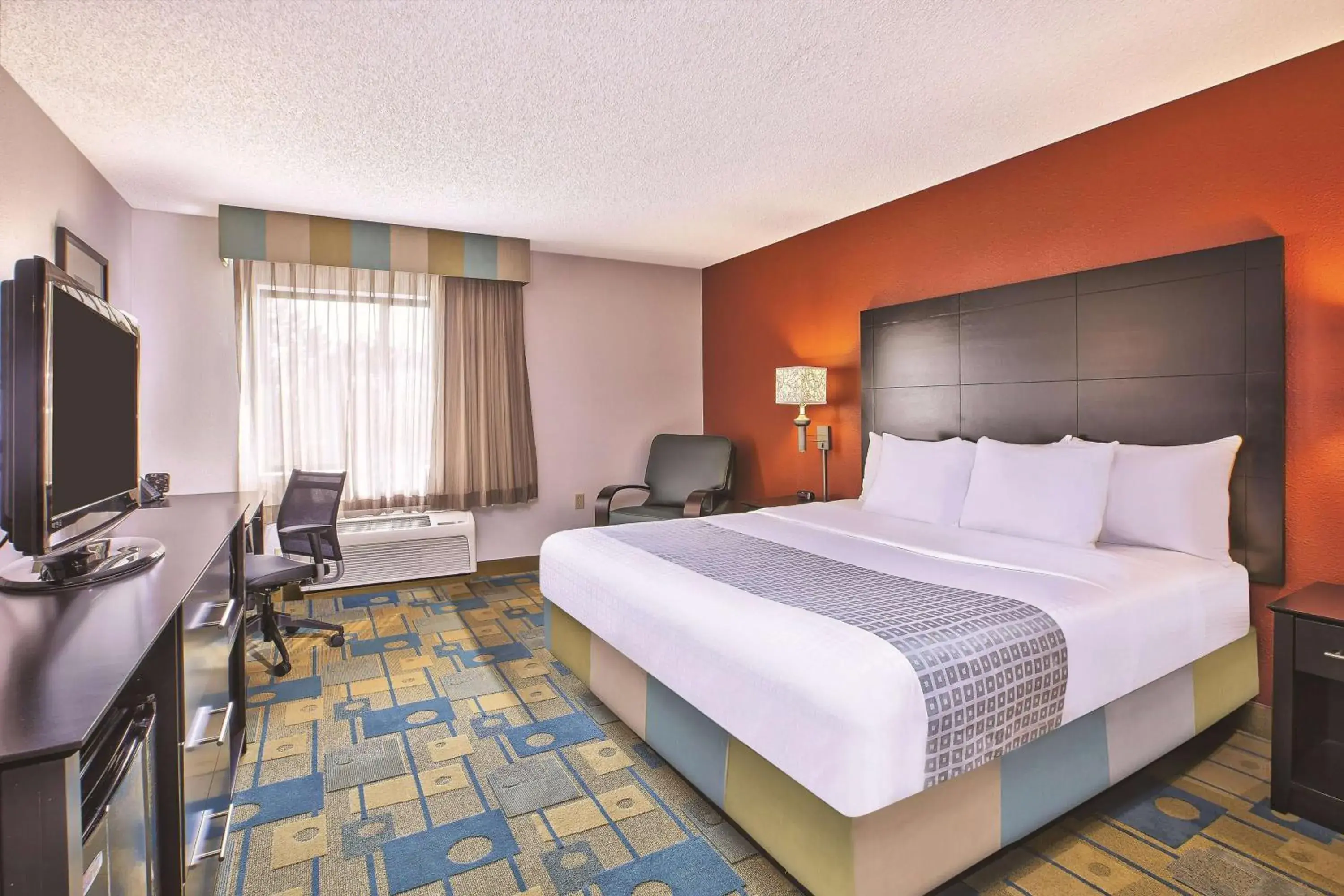 King Room in La Quinta Inn by Wyndham Toledo Perrysburg King Room in La Quinta Inn by Wyndham Toledo Perrysburg