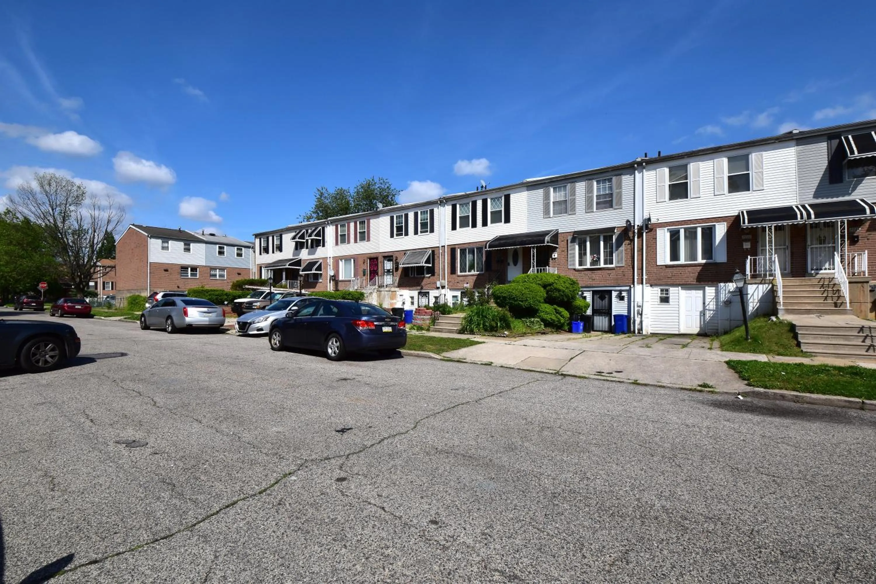 Neighbourhood in Tuscany 2900 - Classic Italian Style 3BR w Parking near Airport