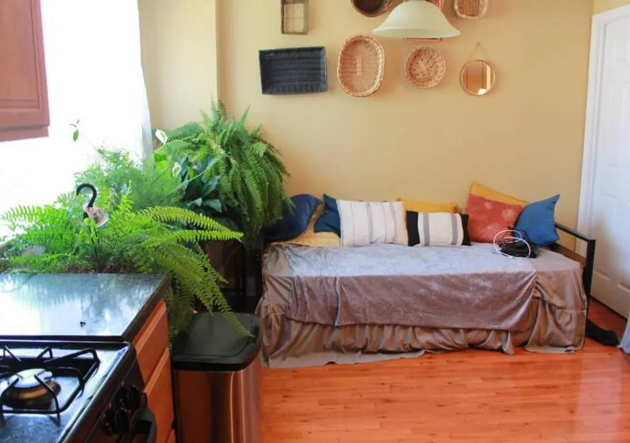 Living room in Tuscany 2900 - Classic Italian Style 3BR w Parking near Airport