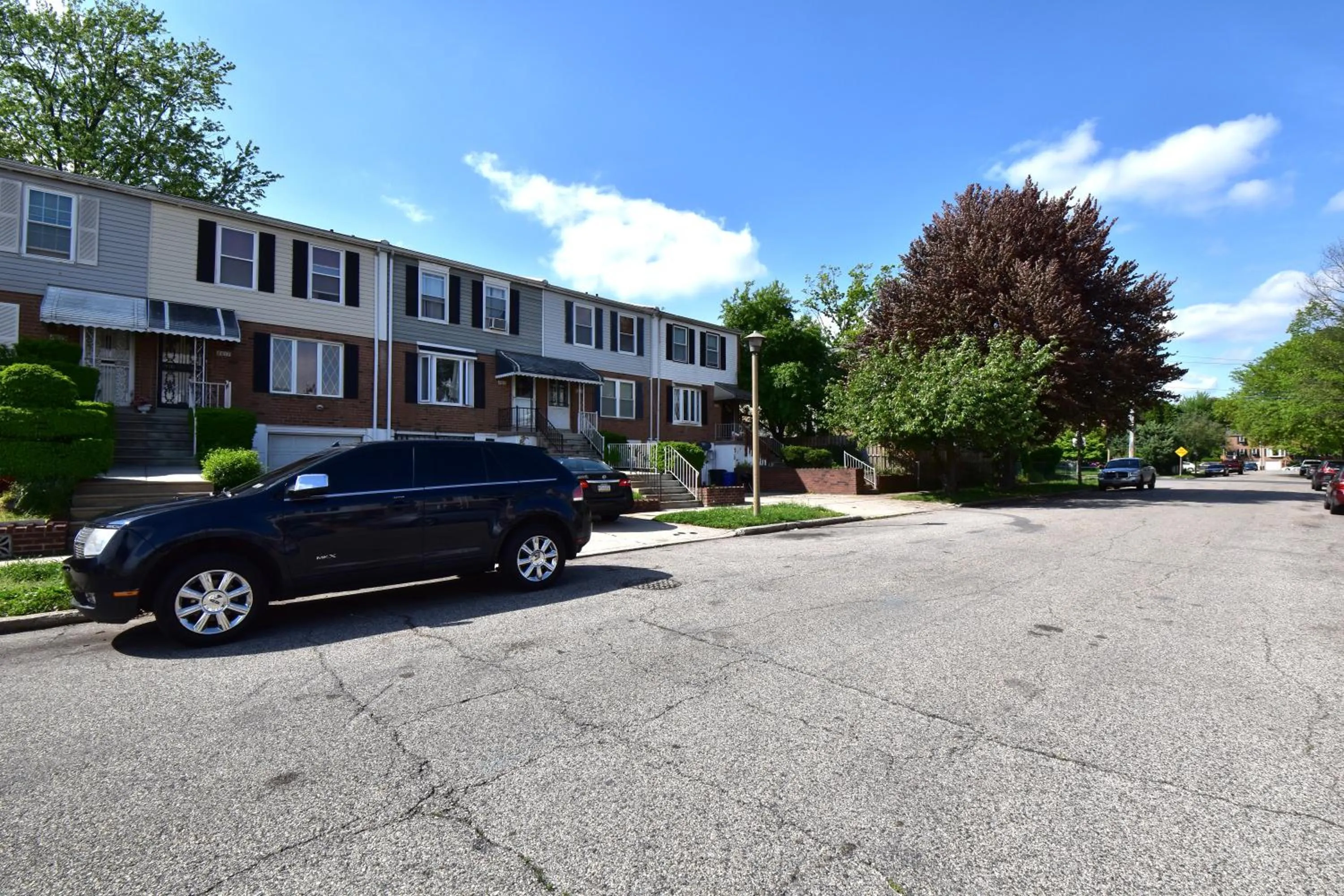 Neighbourhood in Tuscany 2900 - Classic Italian Style 3BR w Parking near Airport