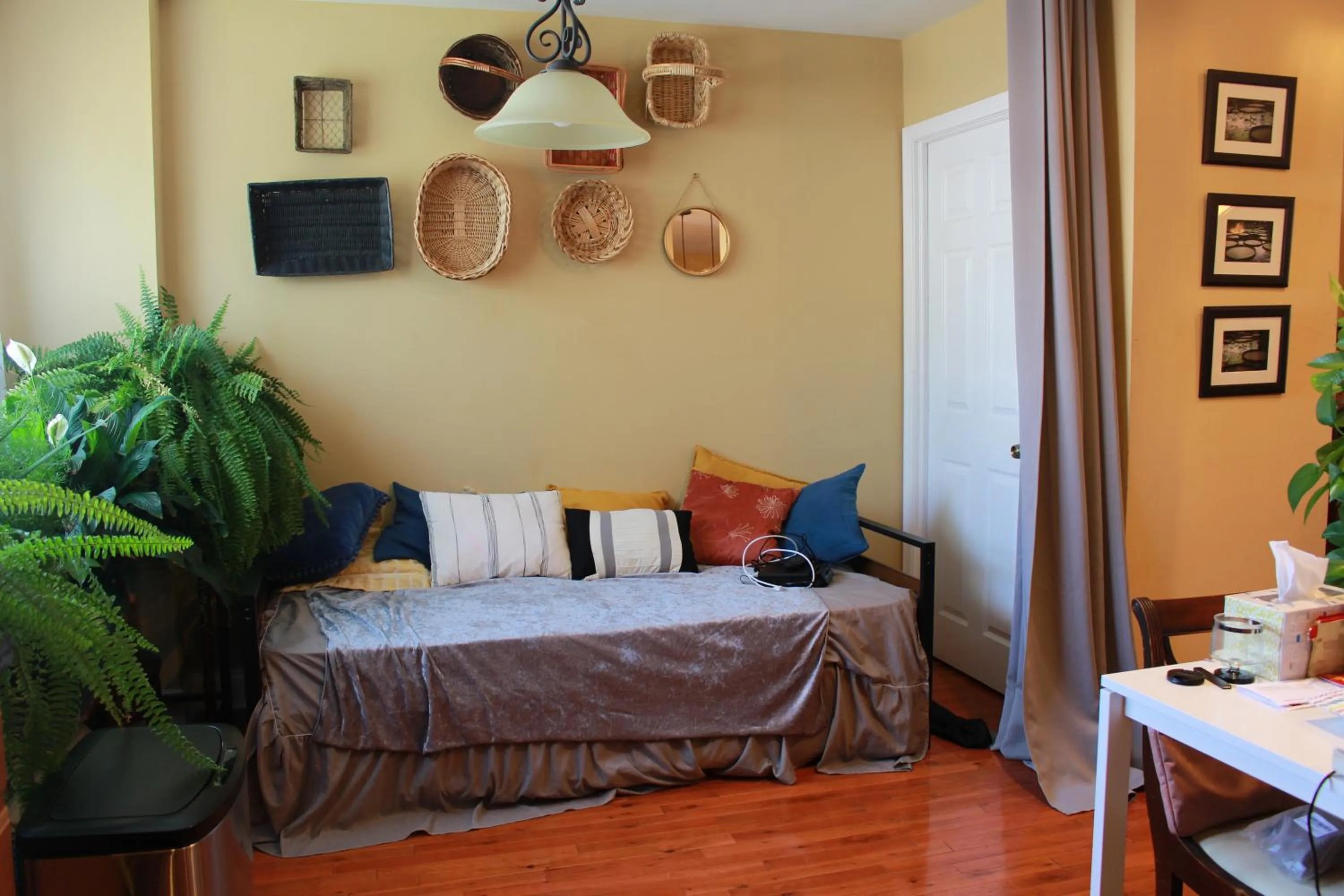 Seating area, Bed in Tuscany 2900 - Classic Italian Style 3BR w Parking near Airport