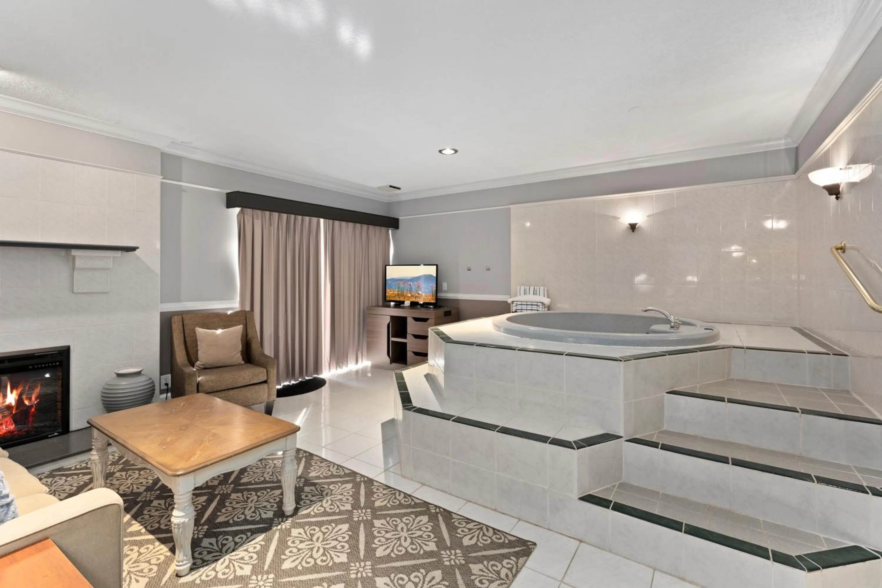 Cedar Street Hotel & Suites