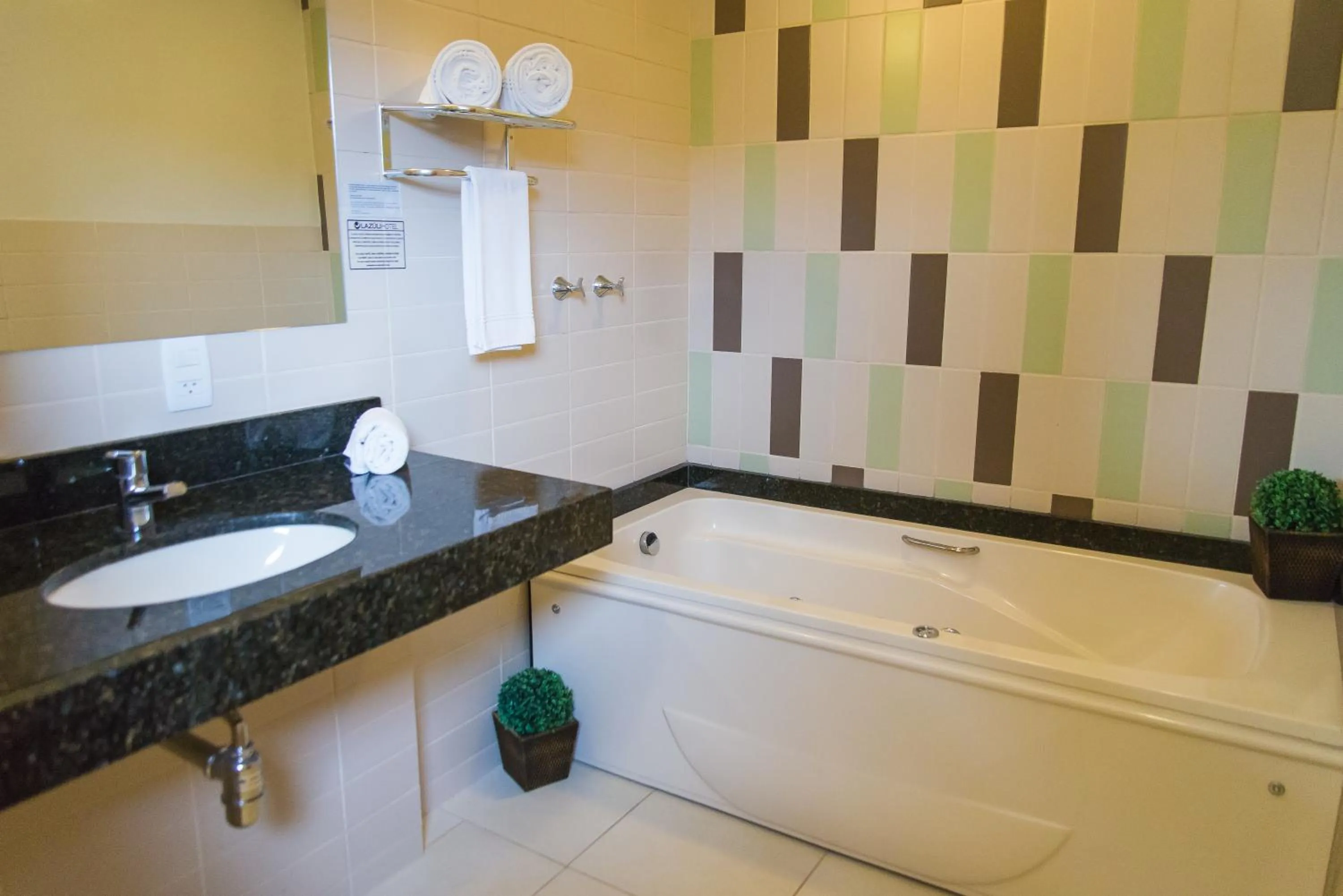 Bathroom in Lazuli Hotel