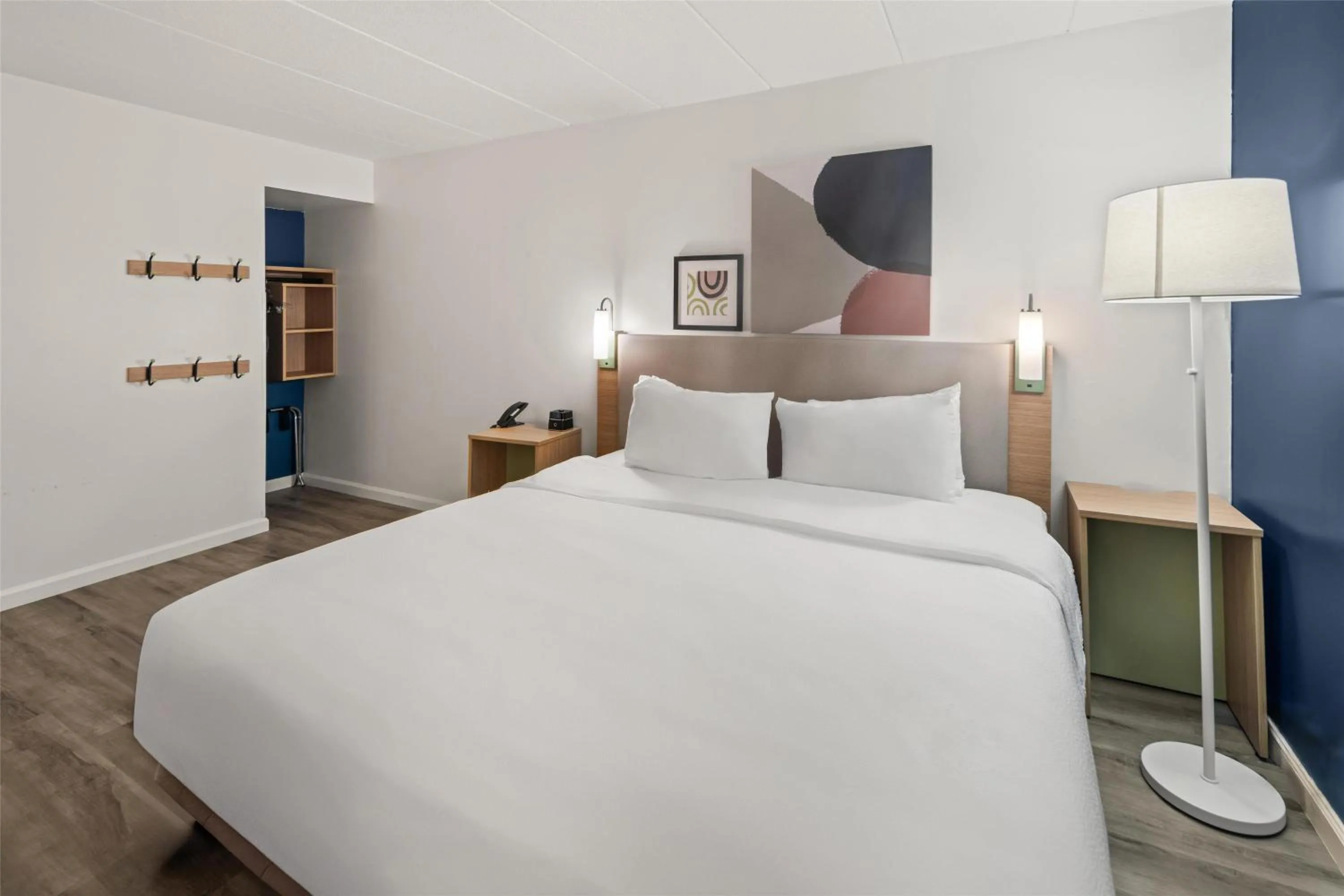 Bed in Spark by Hilton Waldorf