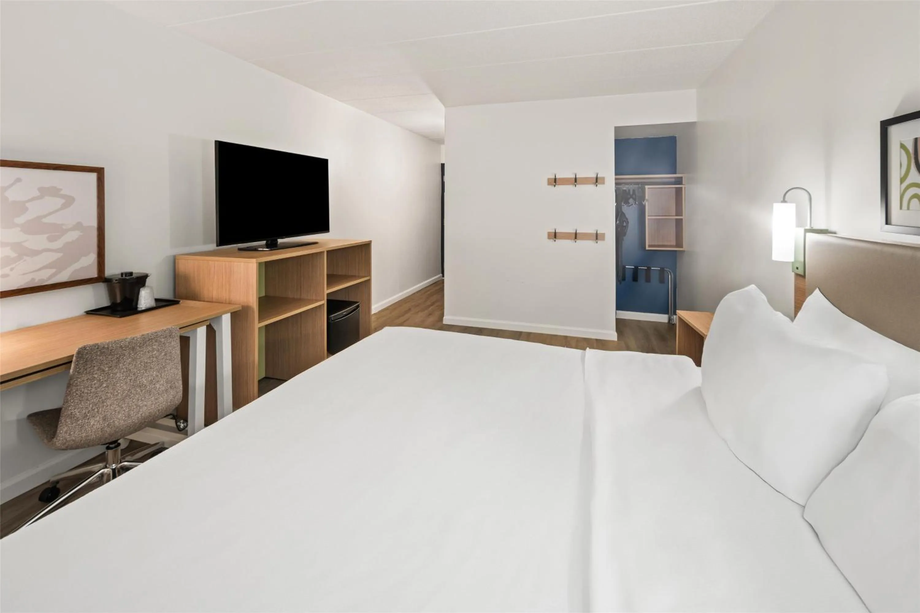 Bed in Spark by Hilton Waldorf