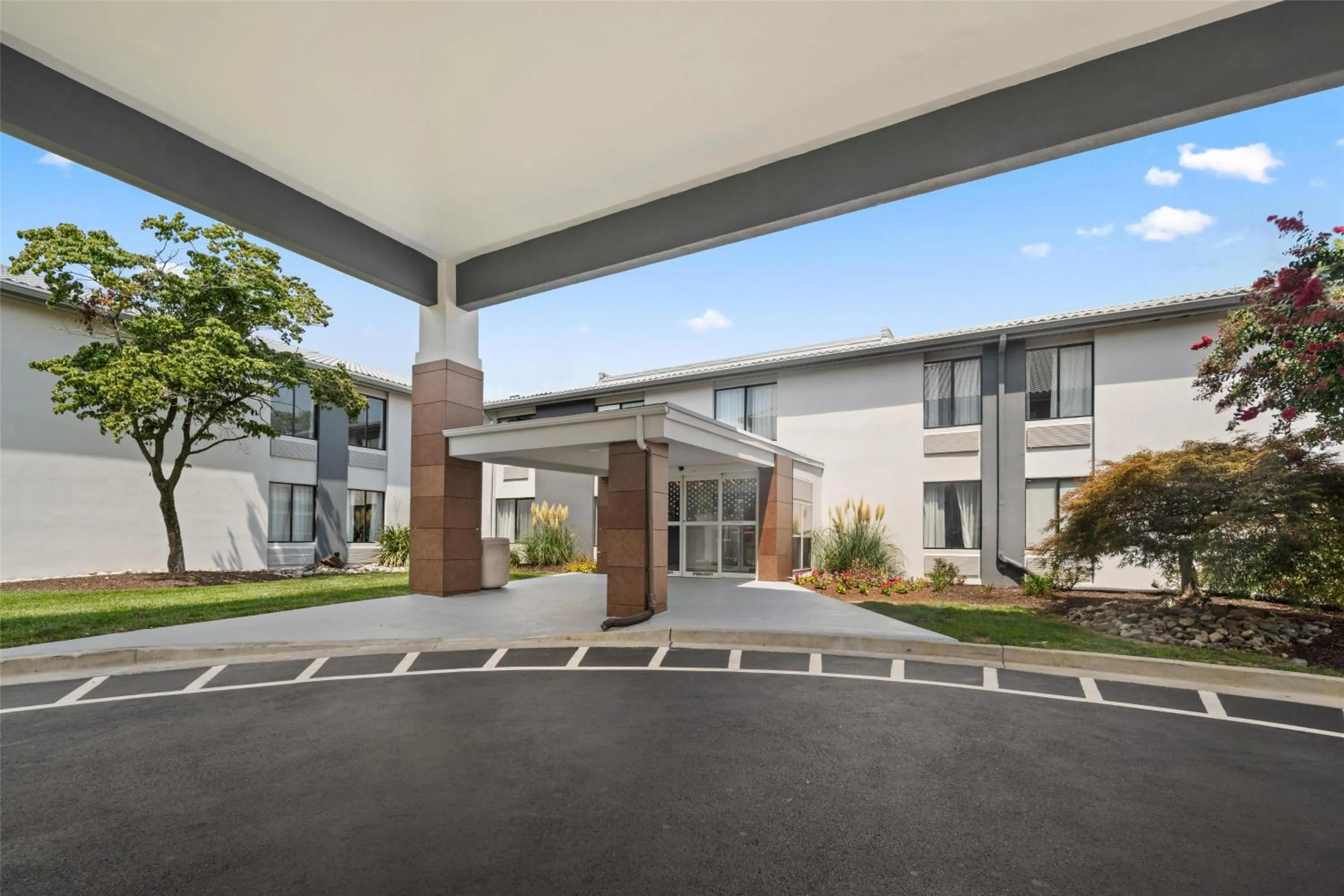 Property building in Spark by Hilton Waldorf