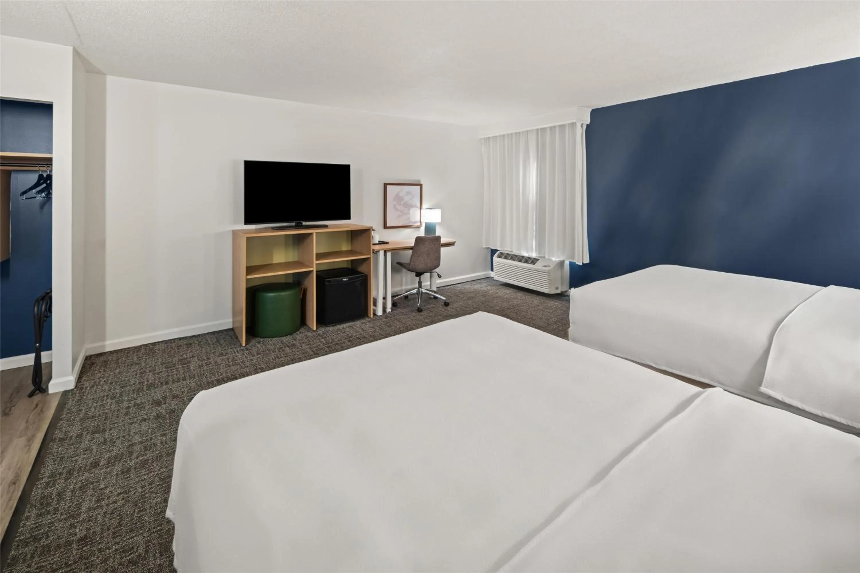 Bedroom, Bed in Spark by Hilton Waldorf