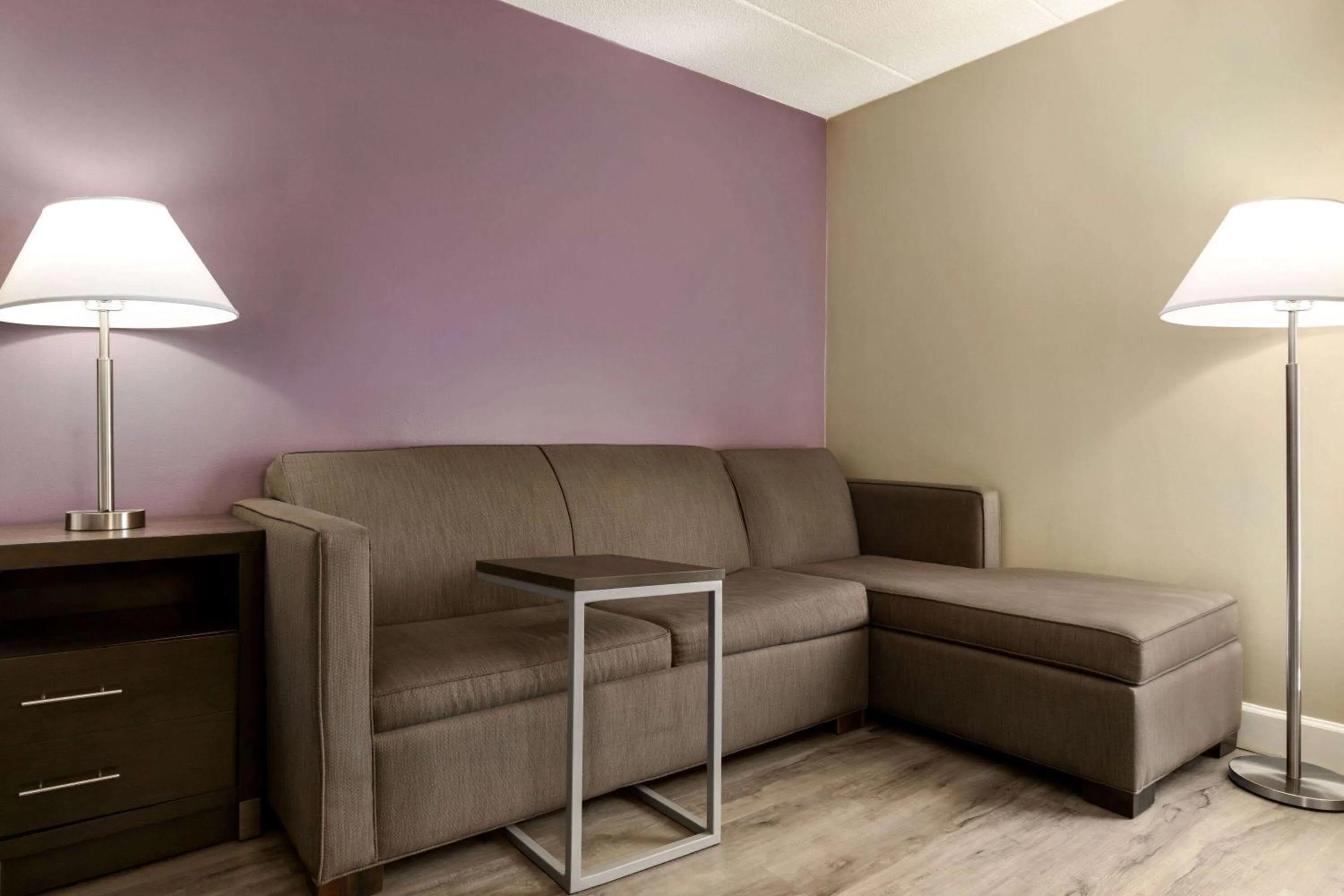 Photo of the whole room in La Quinta Inn by Wyndham Waldorf