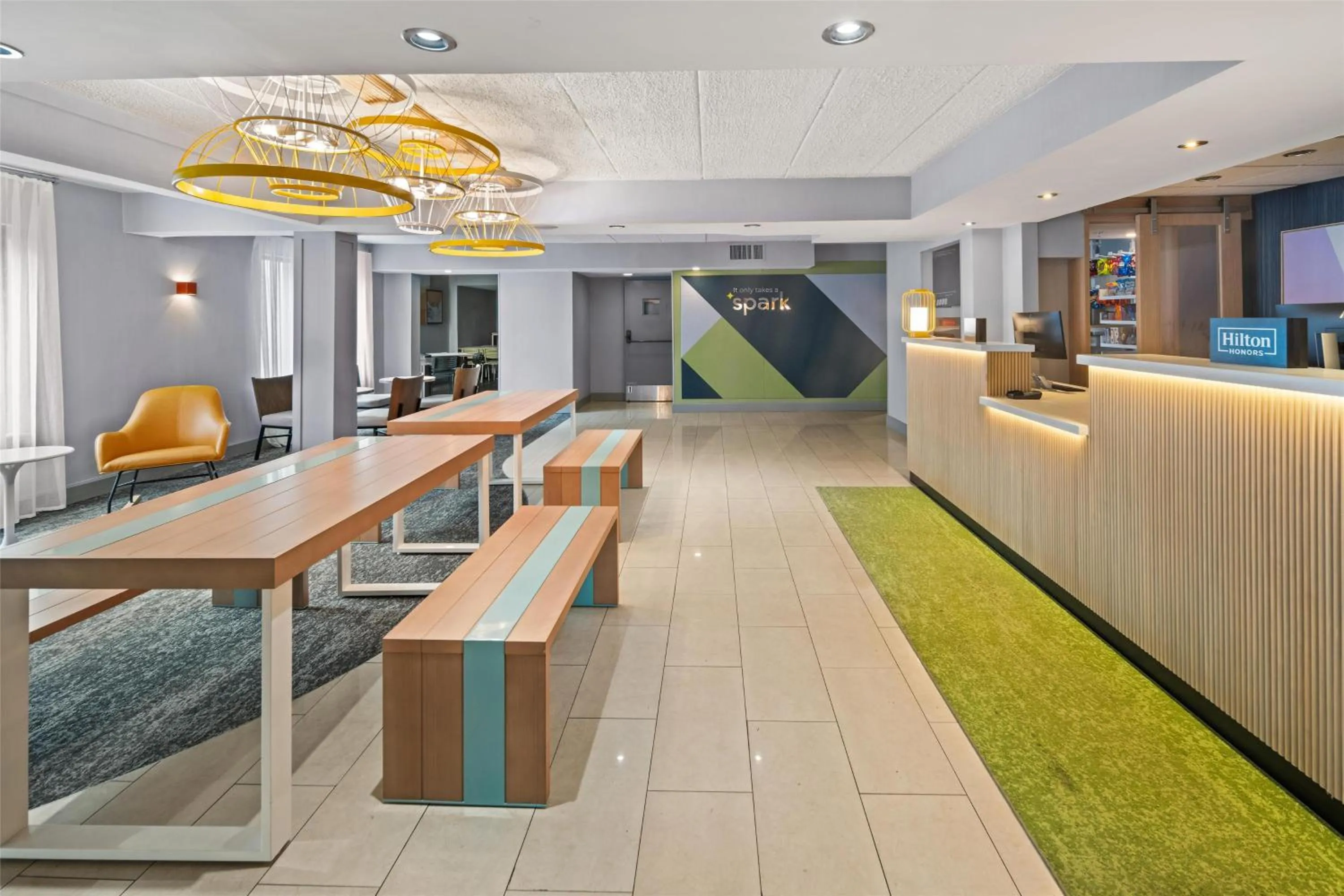 Lobby or reception in Spark by Hilton Waldorf