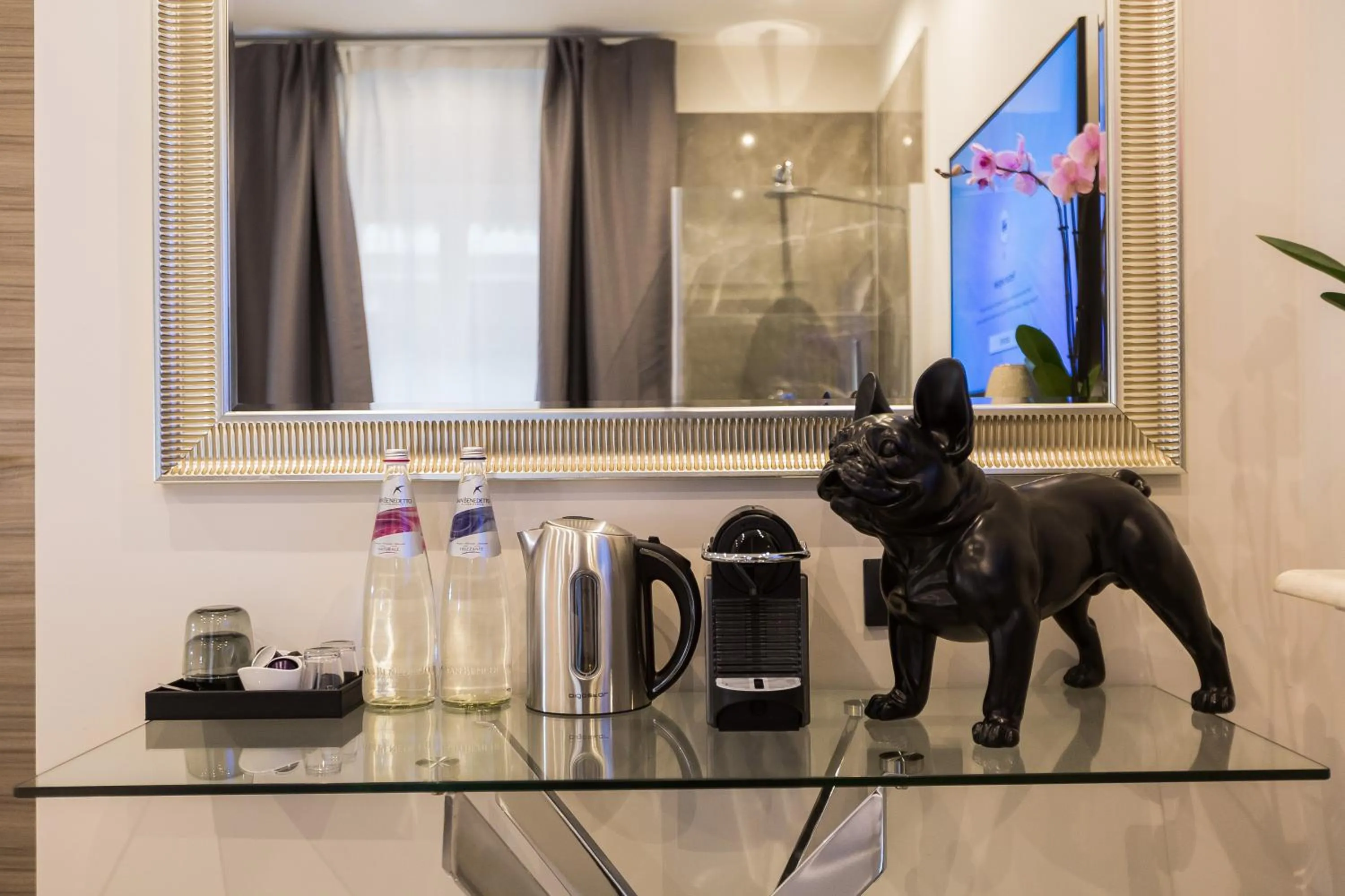 Decorative detail in Clementi Portrait