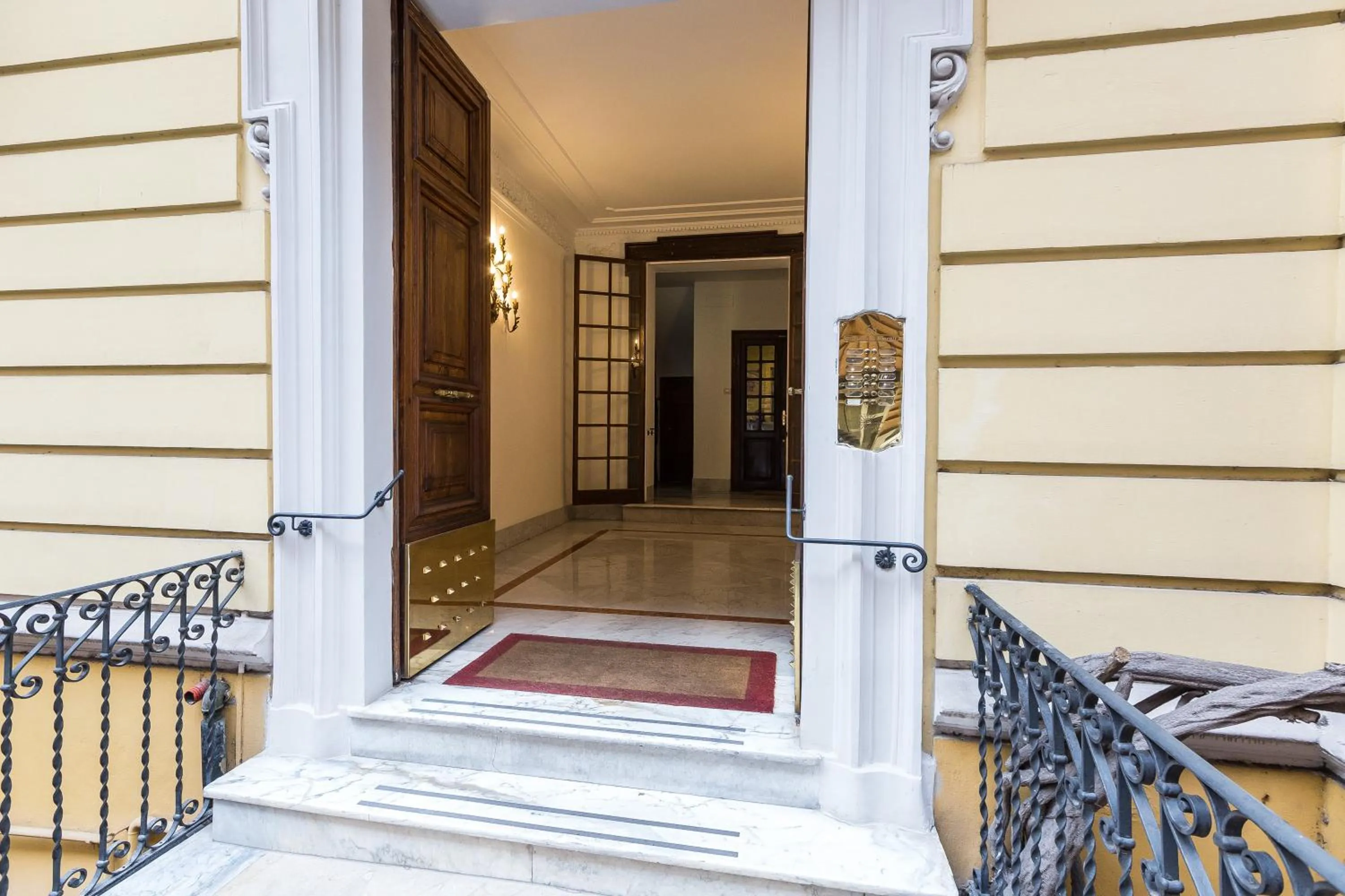 Facade/entrance in Clementi Portrait