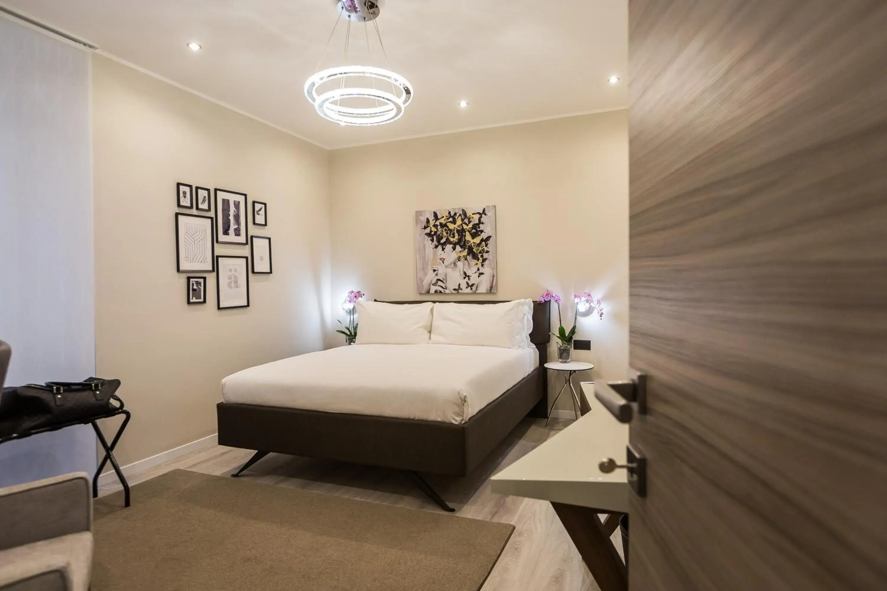 Deluxe Double Room in Clementi Portrait Deluxe Double Room in Clementi Portrait