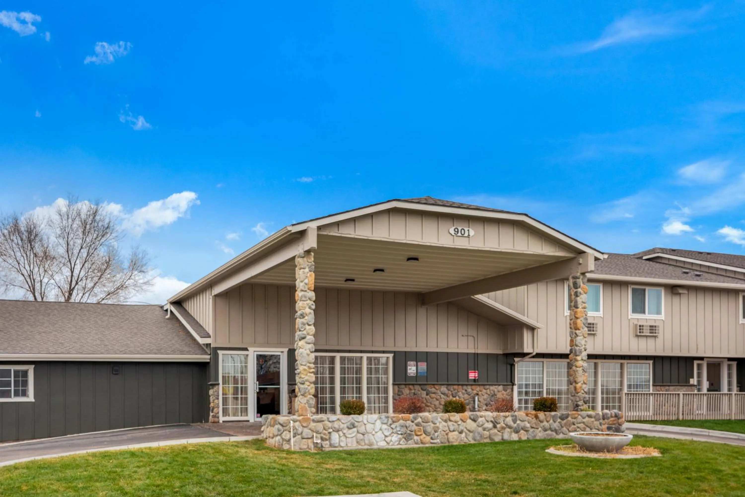 Facade/entrance in La Quinta Inn by Wyndham Caldwell