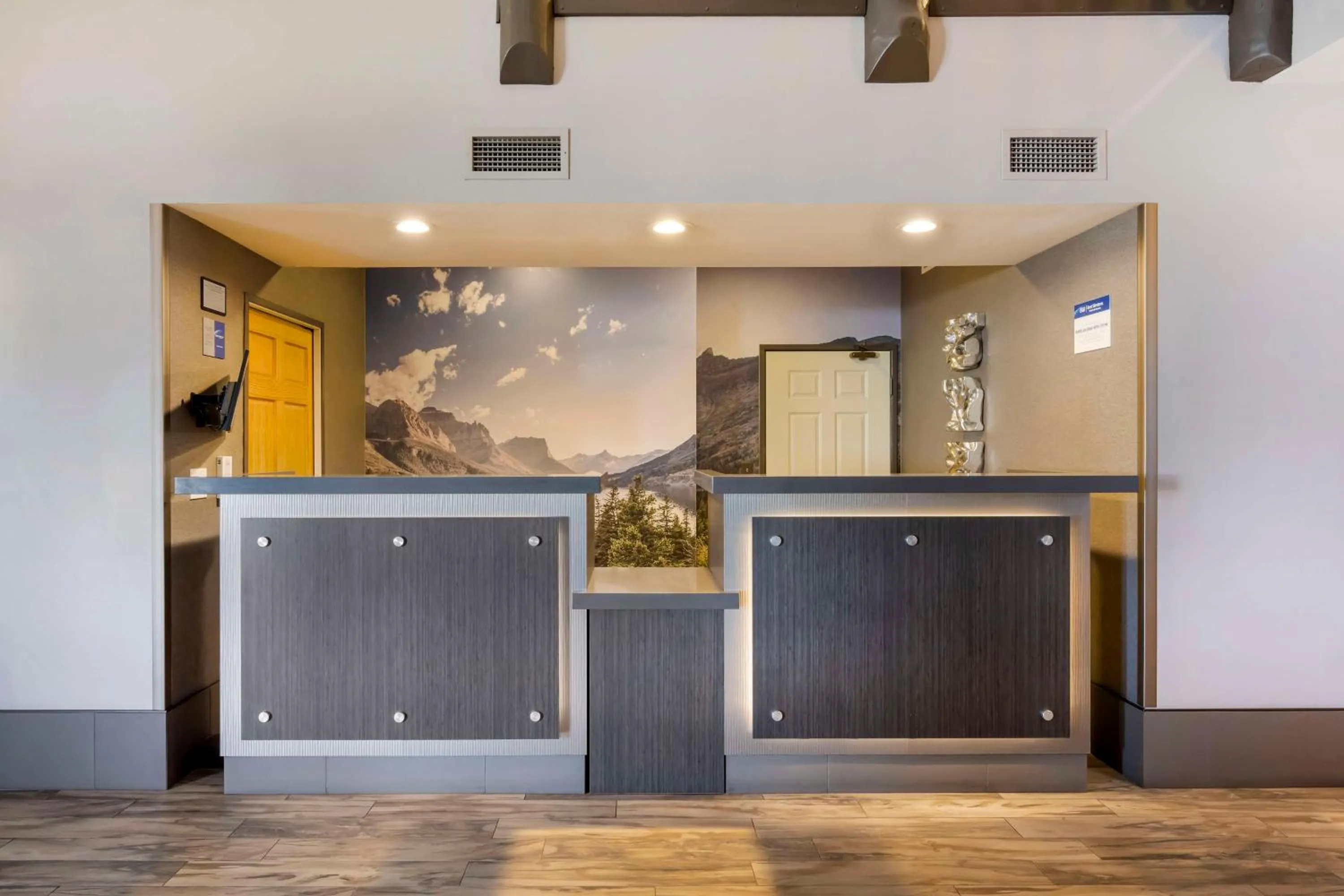 Lobby or reception in Best Western Plus Kalispell/Glacier Park West Hotel & Suites