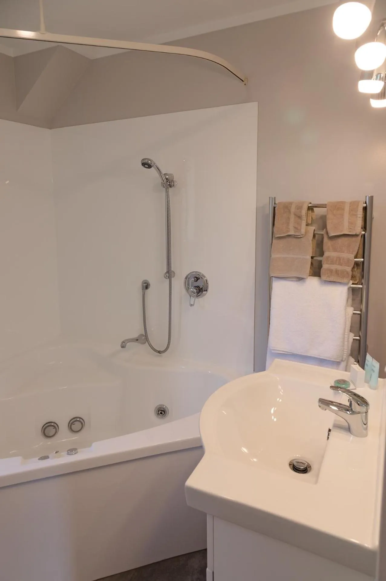 BKs Palm Court Motor Lodge