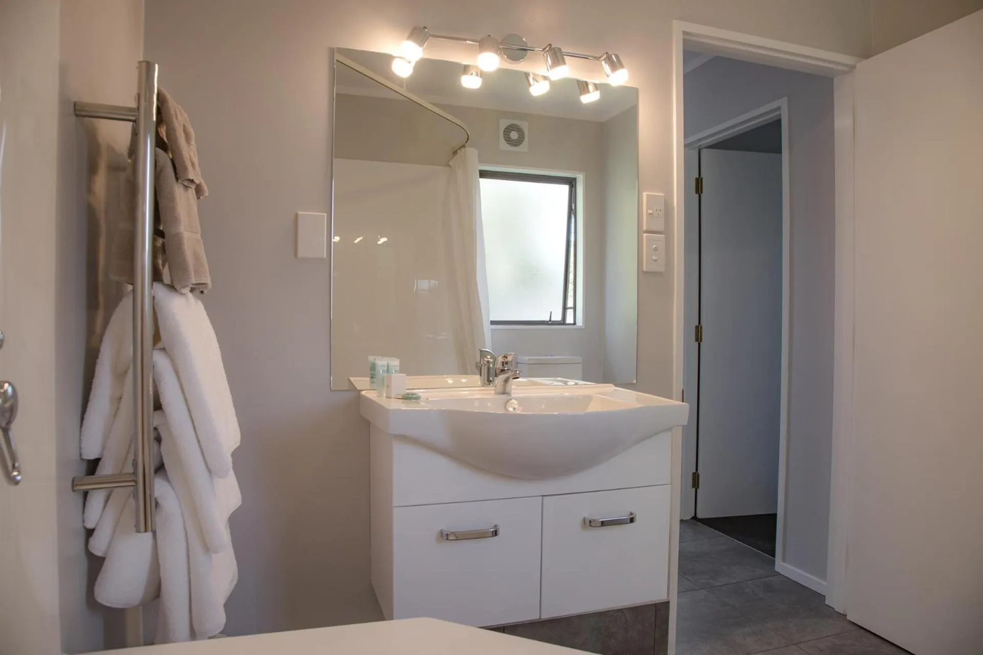 BKs Palm Court Motor Lodge