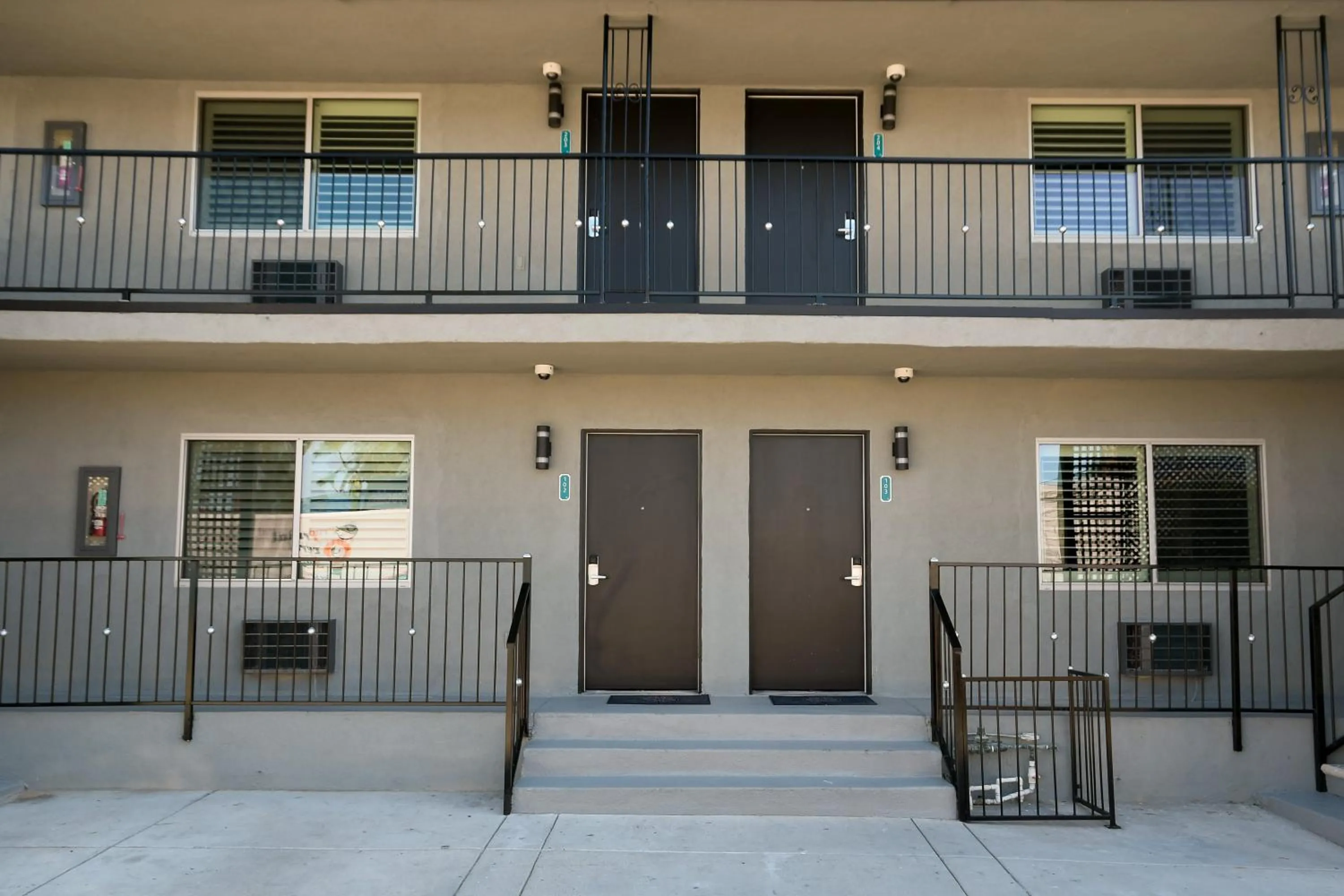 Property building in Tilbury Inn